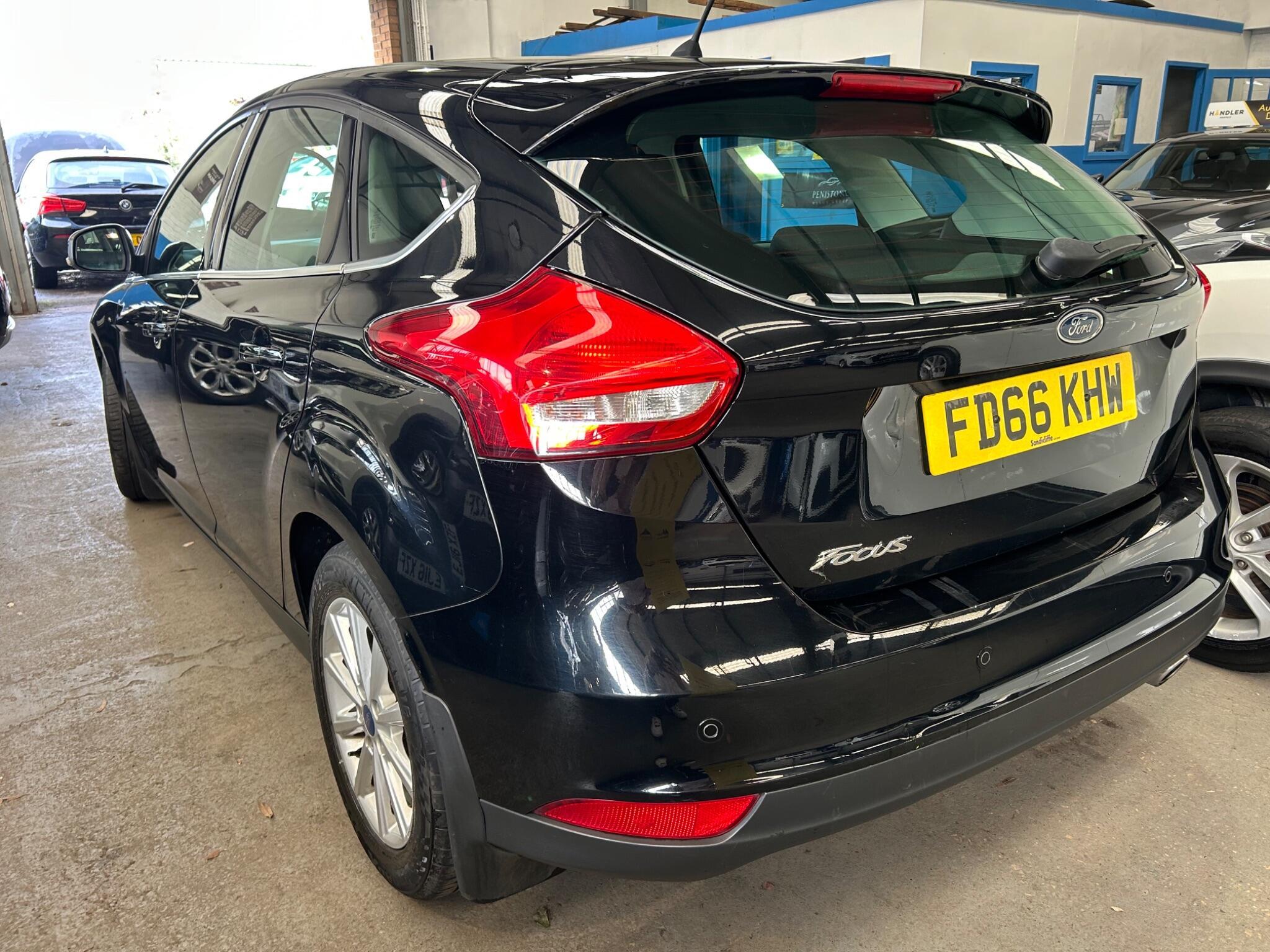 Ford Focus - Image 5