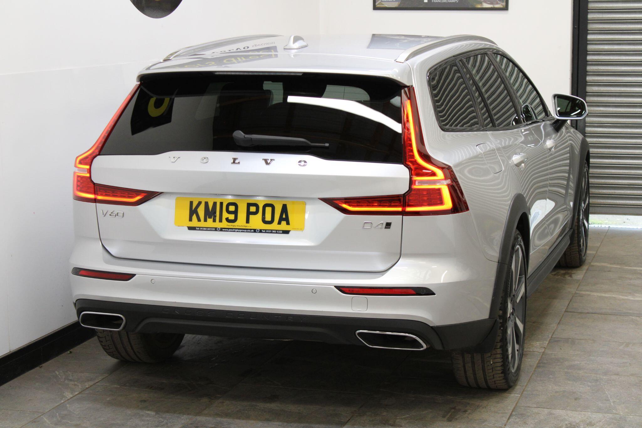 Volvo V60 CROSS COUNTRY - Image 14