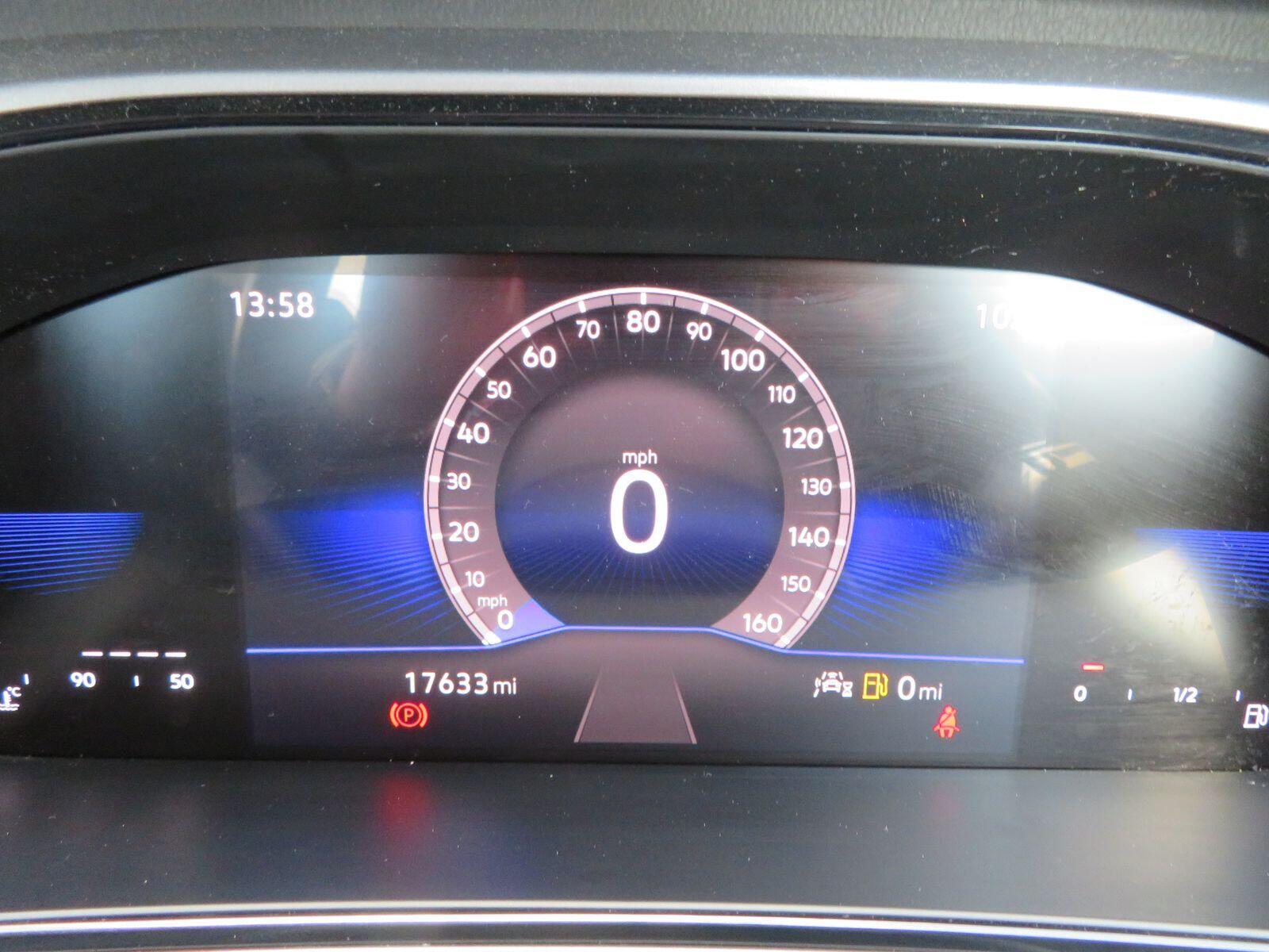 Volkswagen T-Roc - Image 18