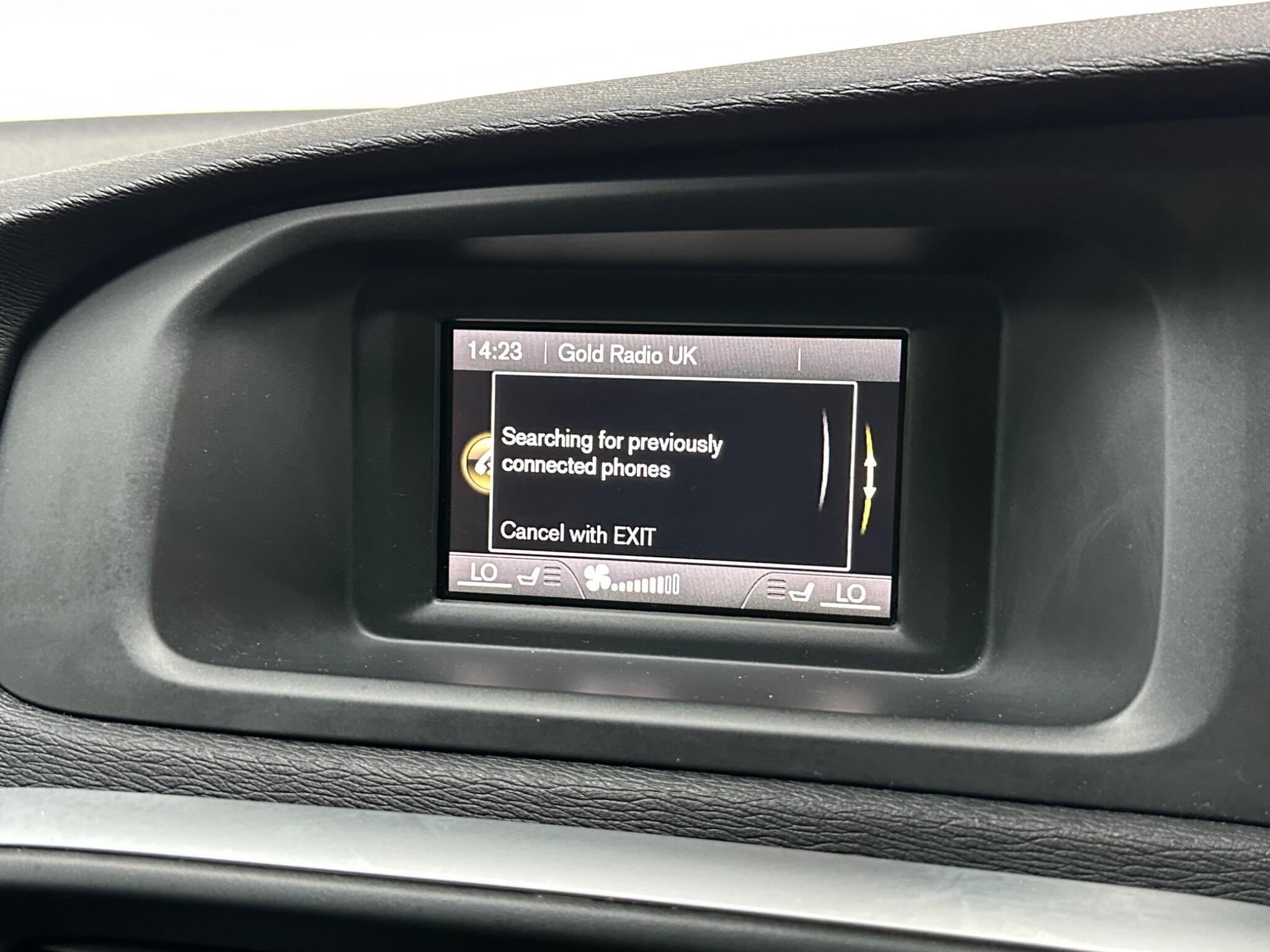Volvo V40 - Image 12