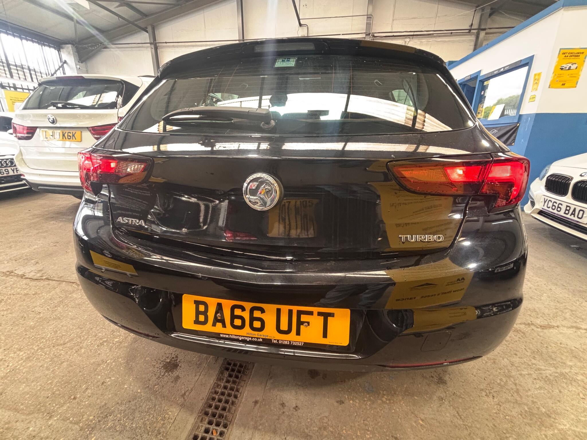 Vauxhall Astra - Image 27