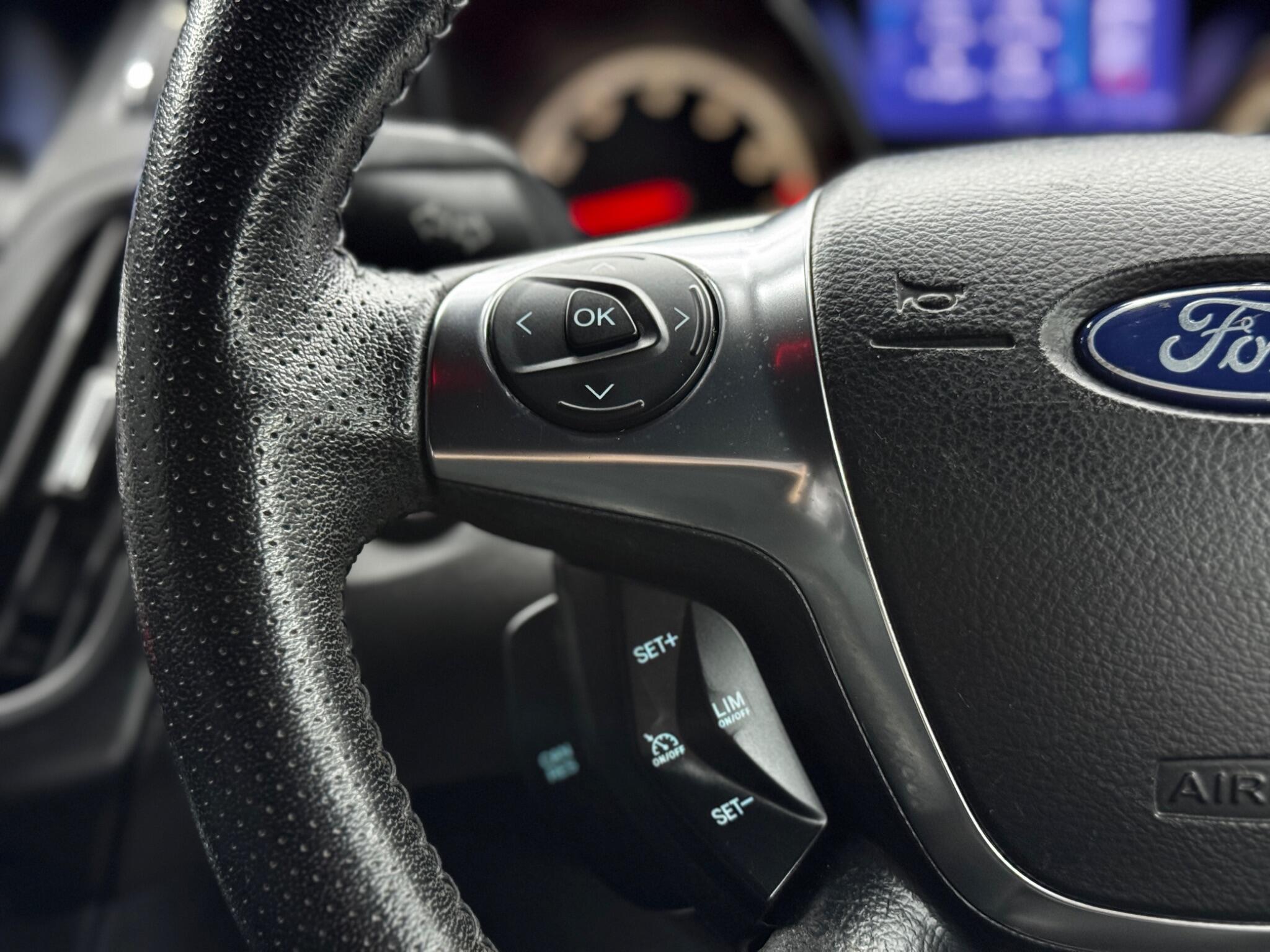 Ford Focus - Image 20