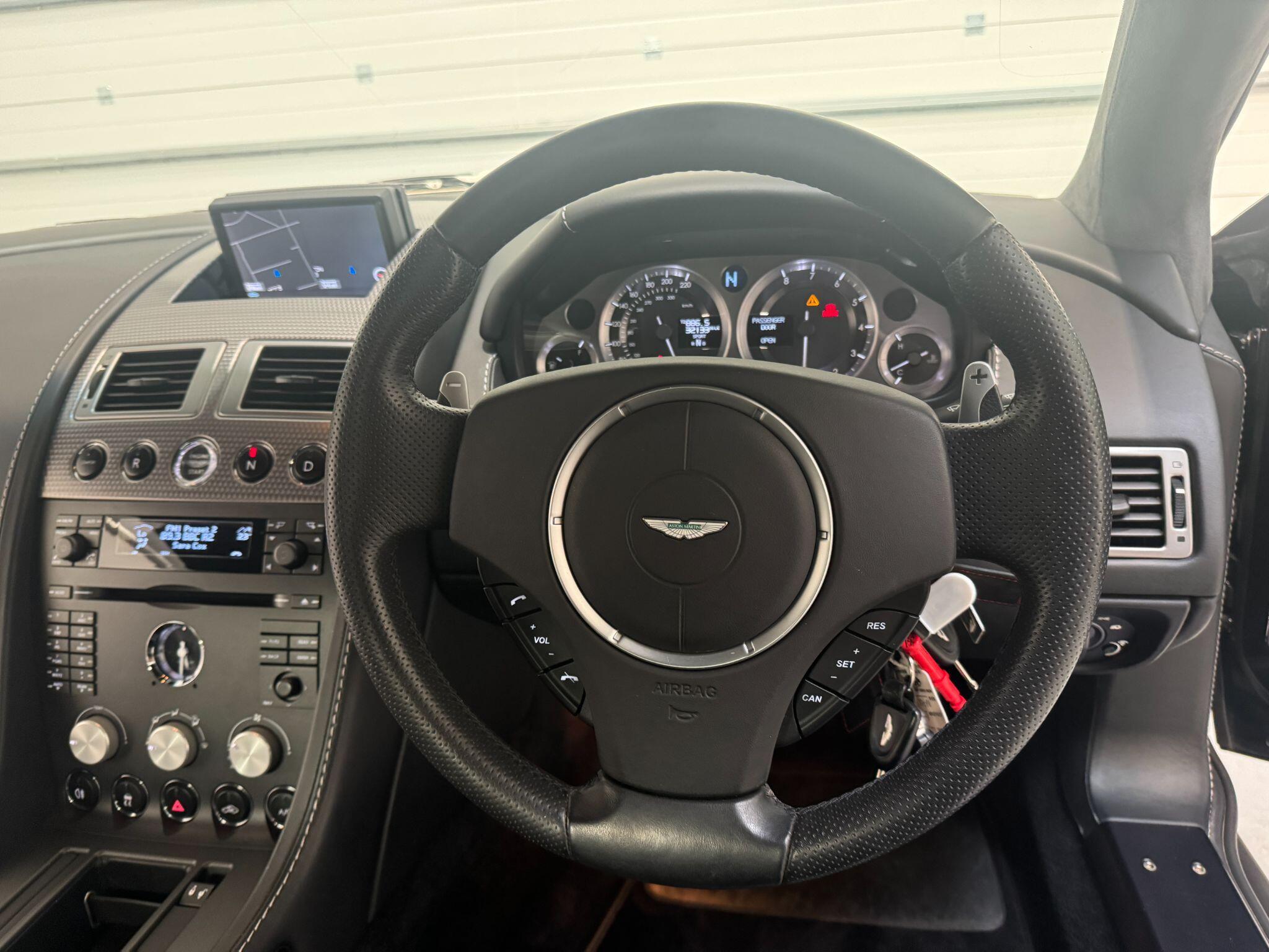 Aston Martin Vantage - Image 28