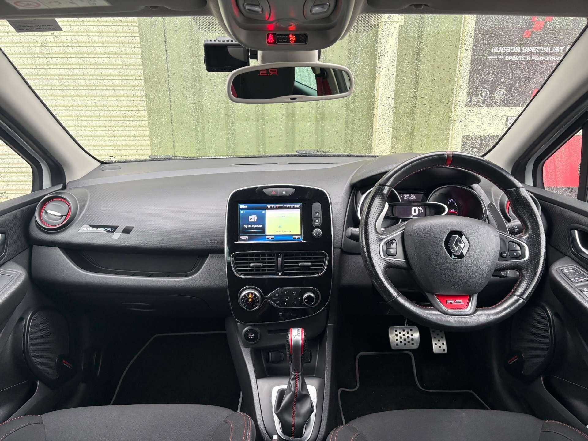 Renault Clio - Image 16