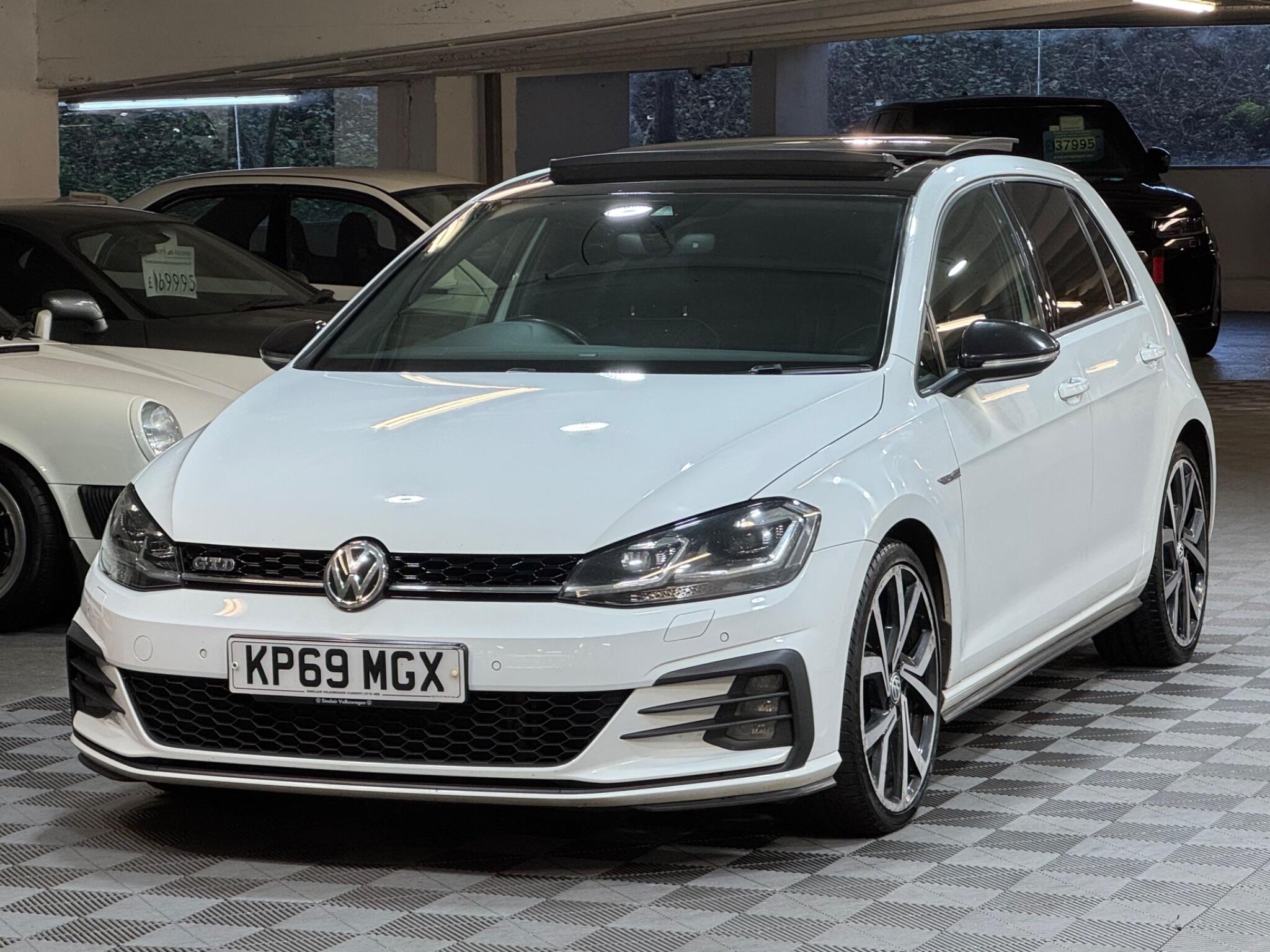 Volkswagen Golf - Image 6