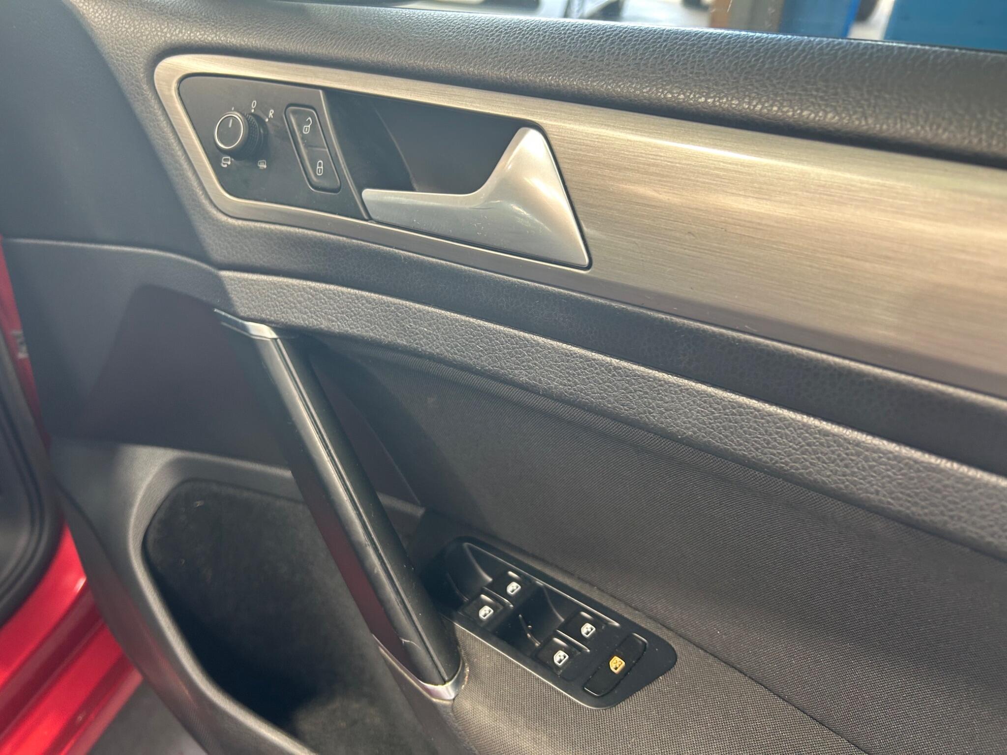 Volkswagen Golf - Image 15