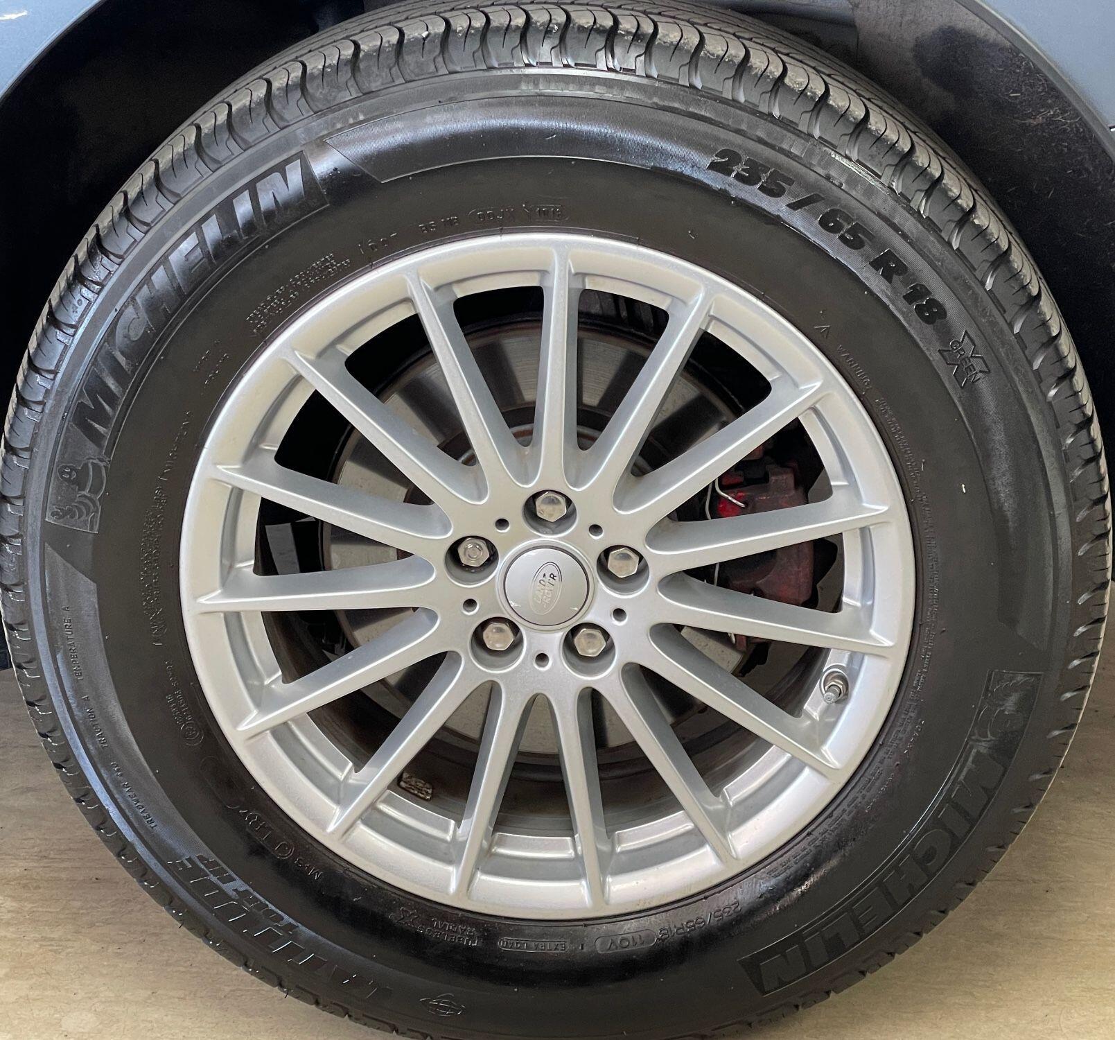 Land Rover Range Rover Velar - Image 14