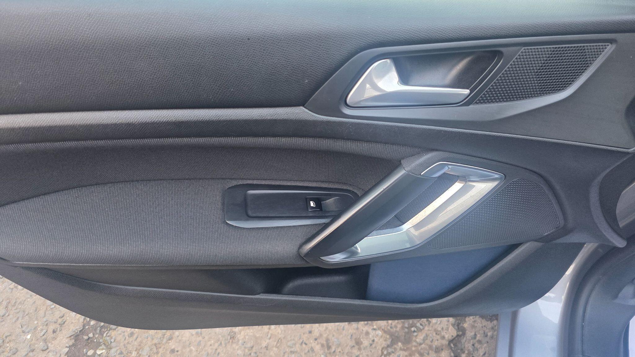 Peugeot 308 SW - Image 32