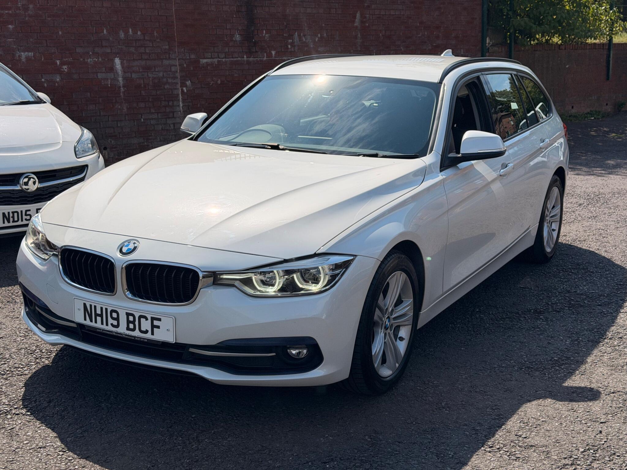 BMW 3 Series - Image 3
