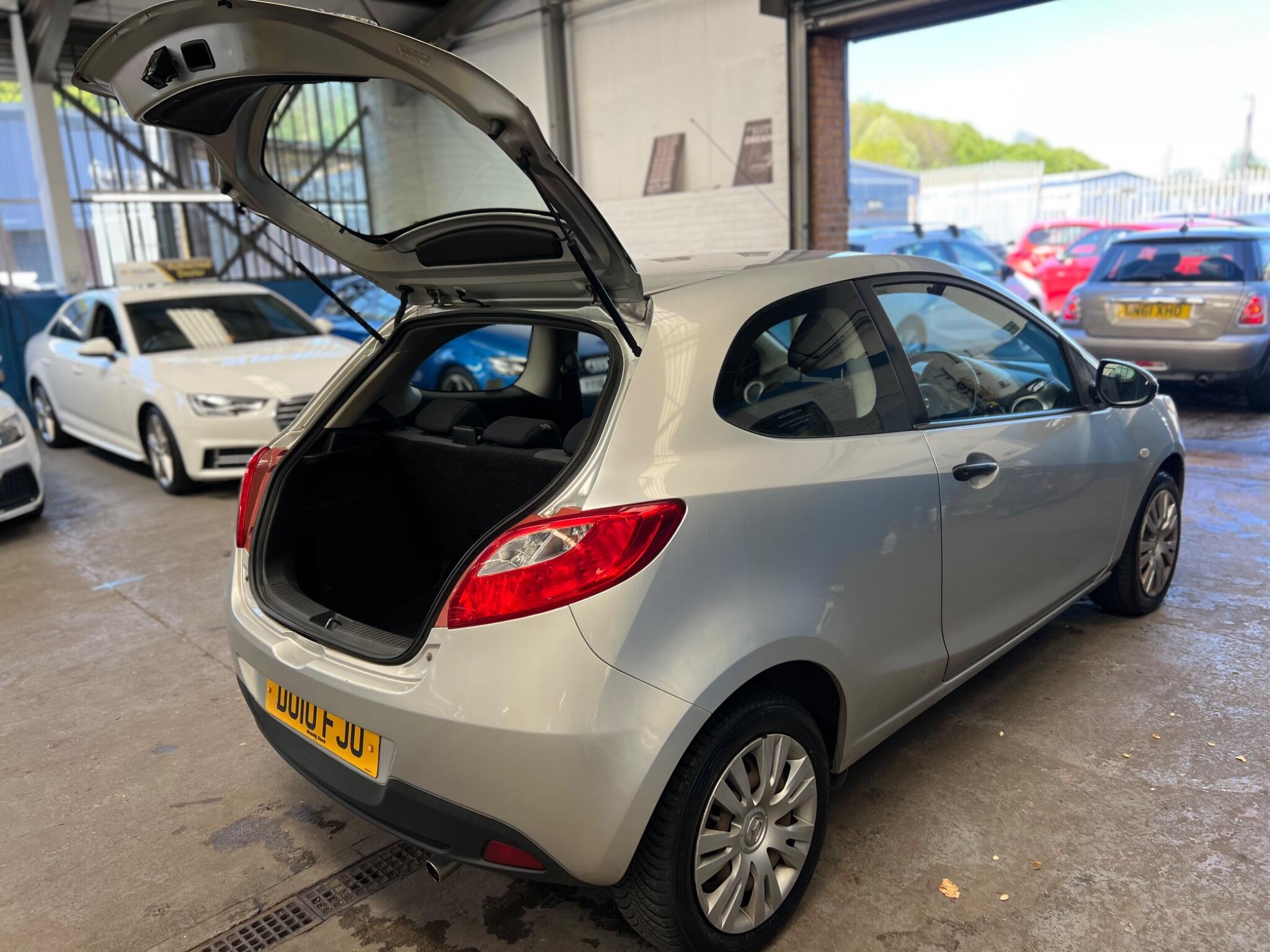 Mazda MAZDA2 - Image 12