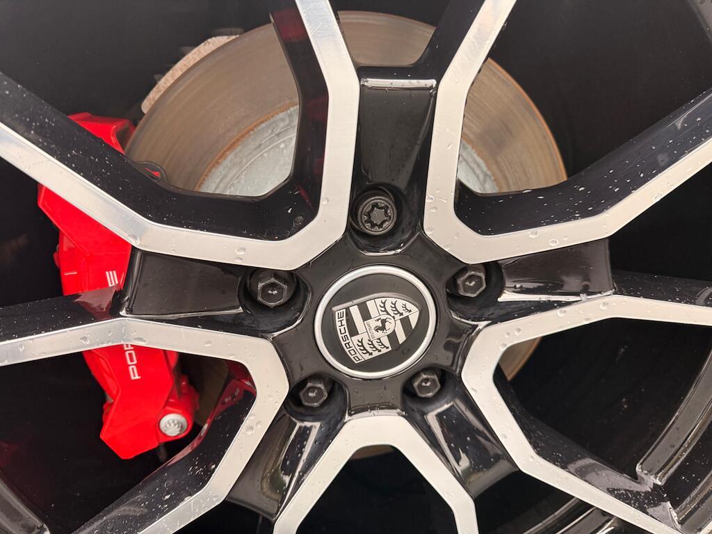 Porsche Taycan - Image 18