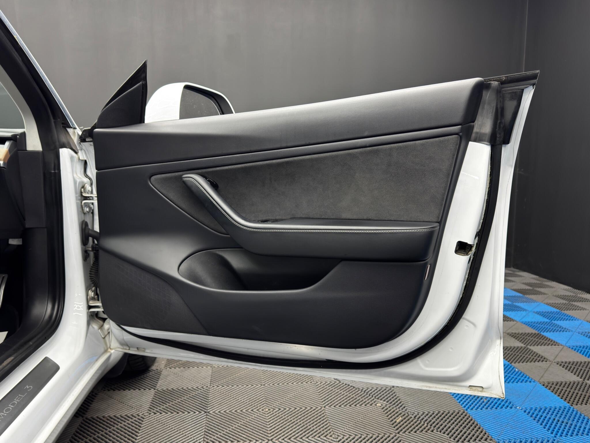 Tesla Model 3 - Image 38