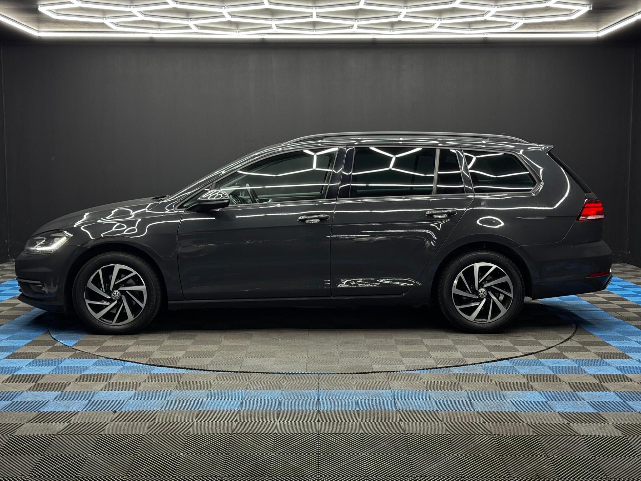 Volkswagen Golf - Image 8