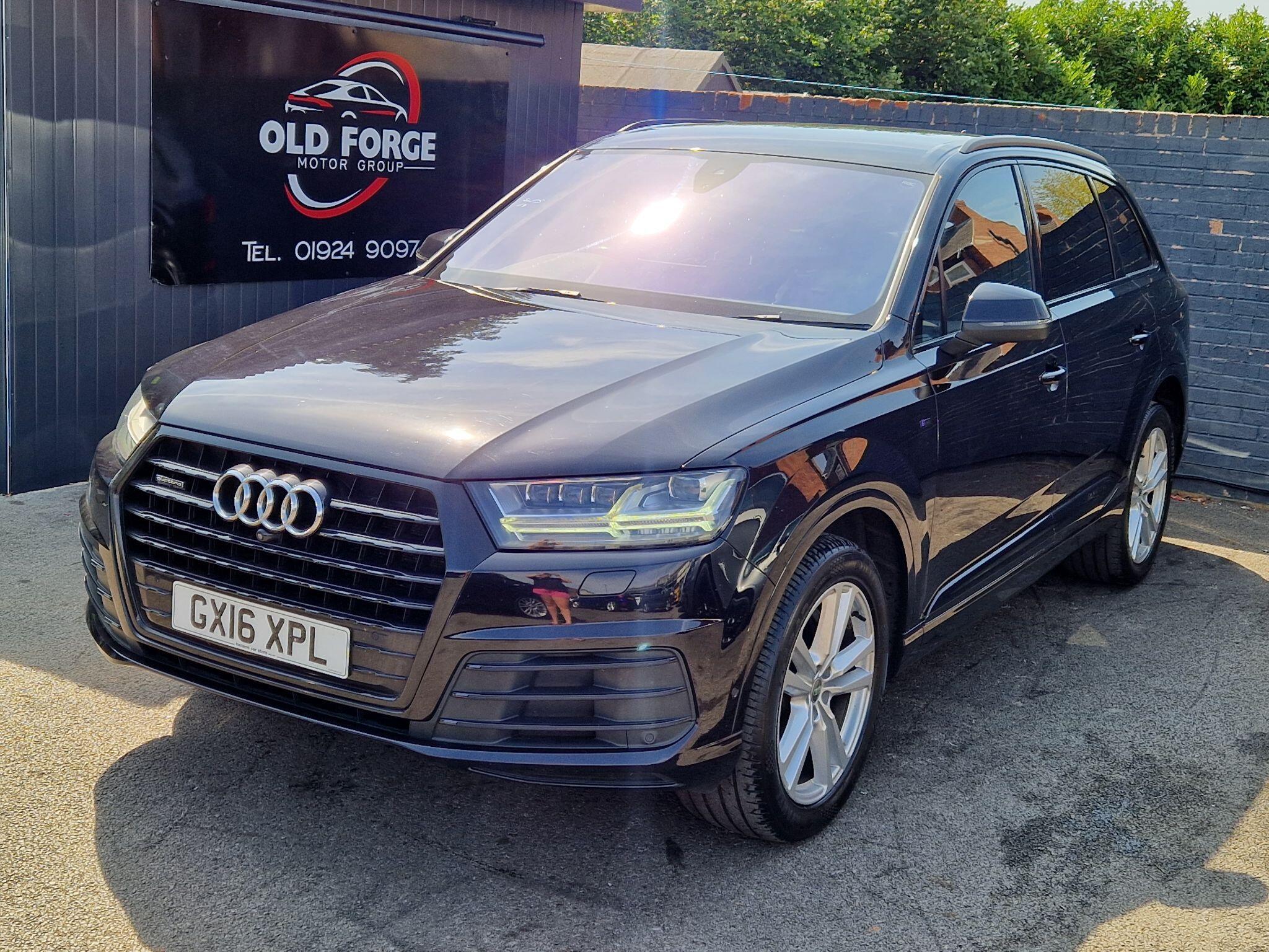 Audi Q7 - Image 14
