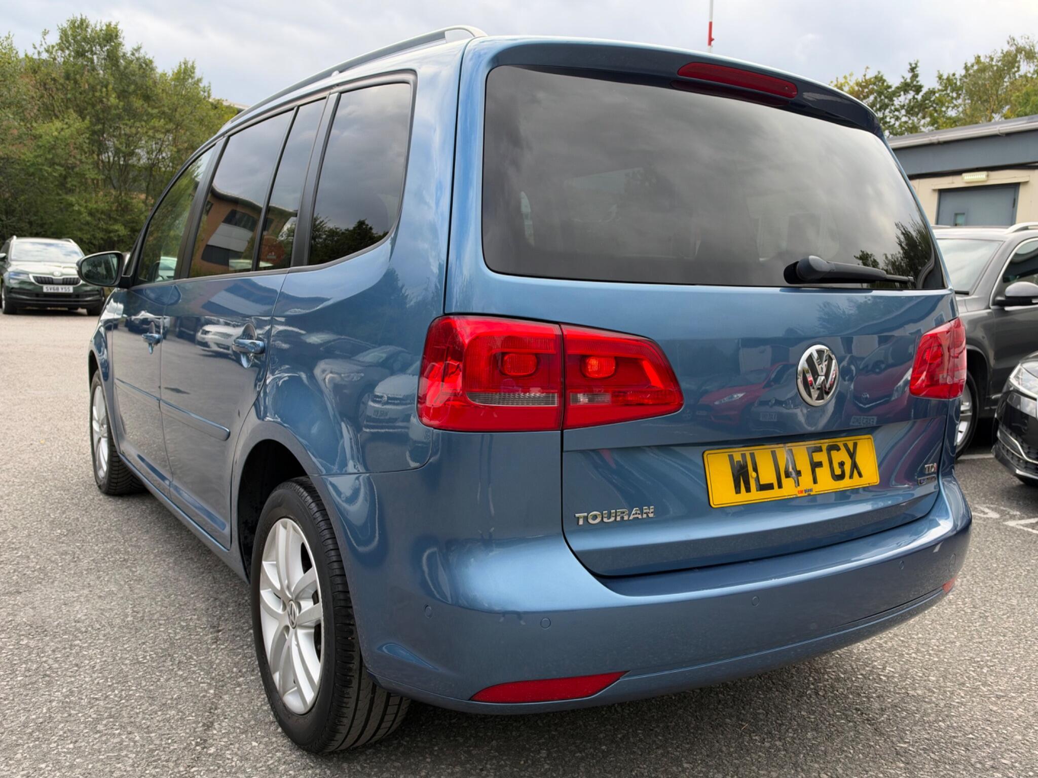 Volkswagen Touran - Image 10