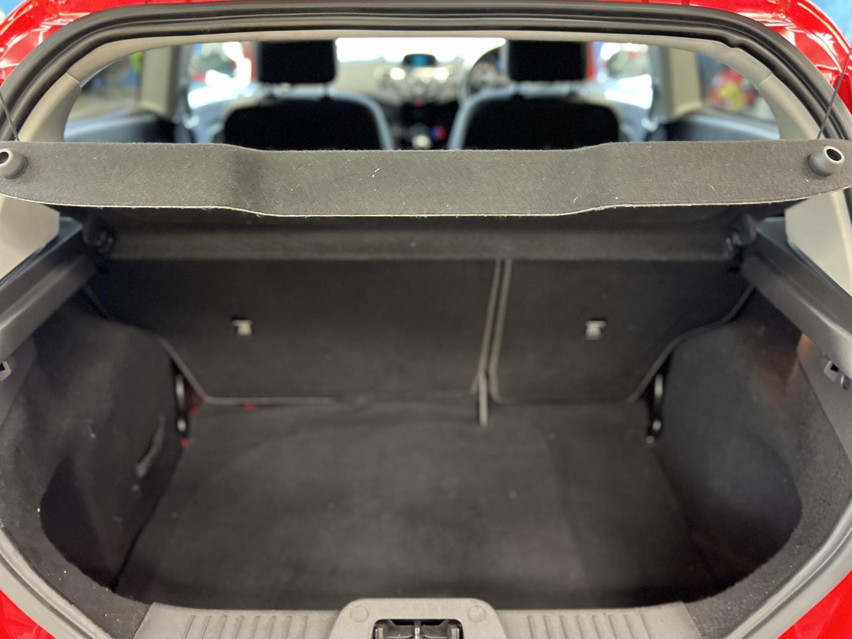 Ford Fiesta - Image 17