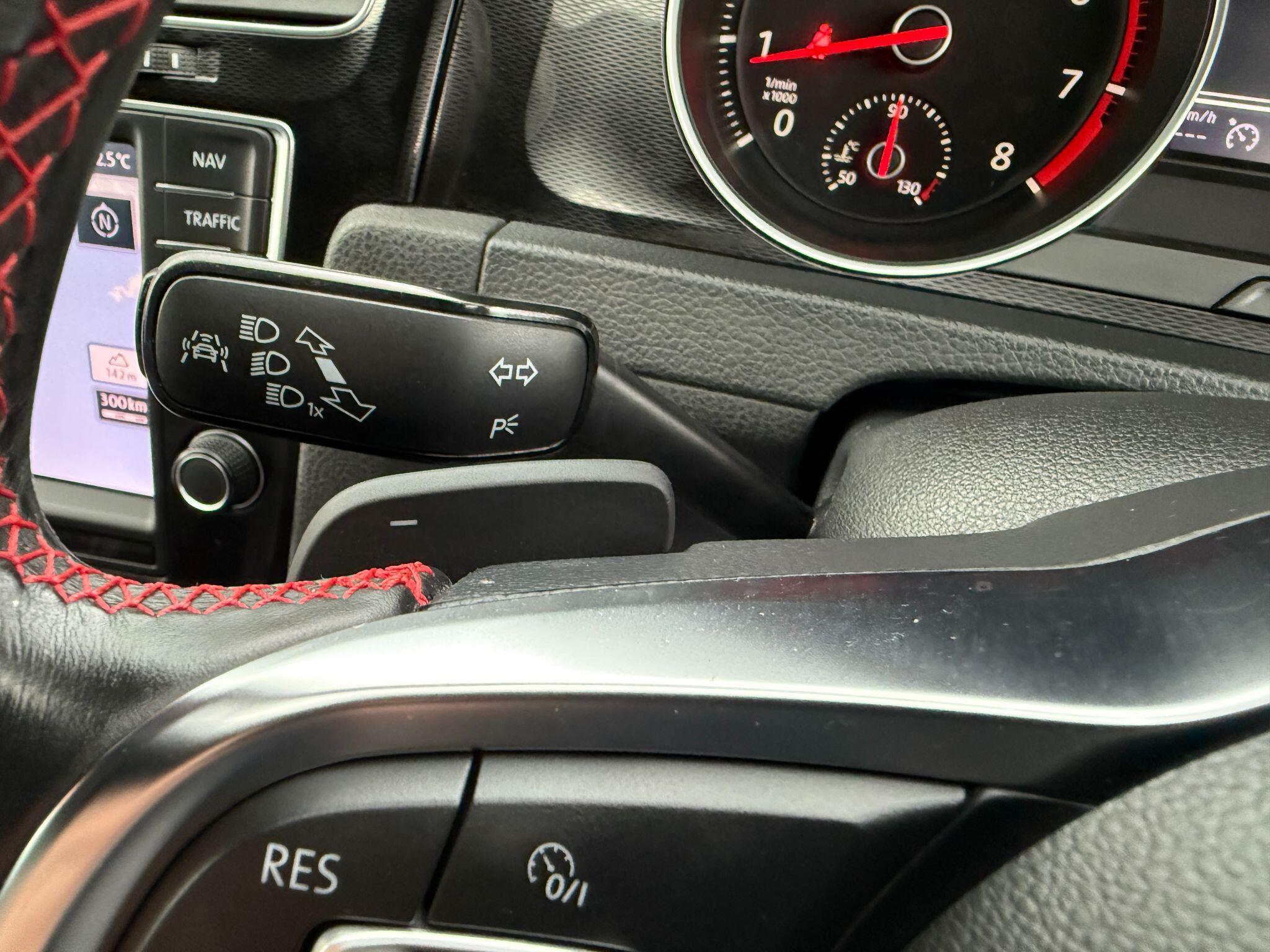 Volkswagen Golf - Image 50