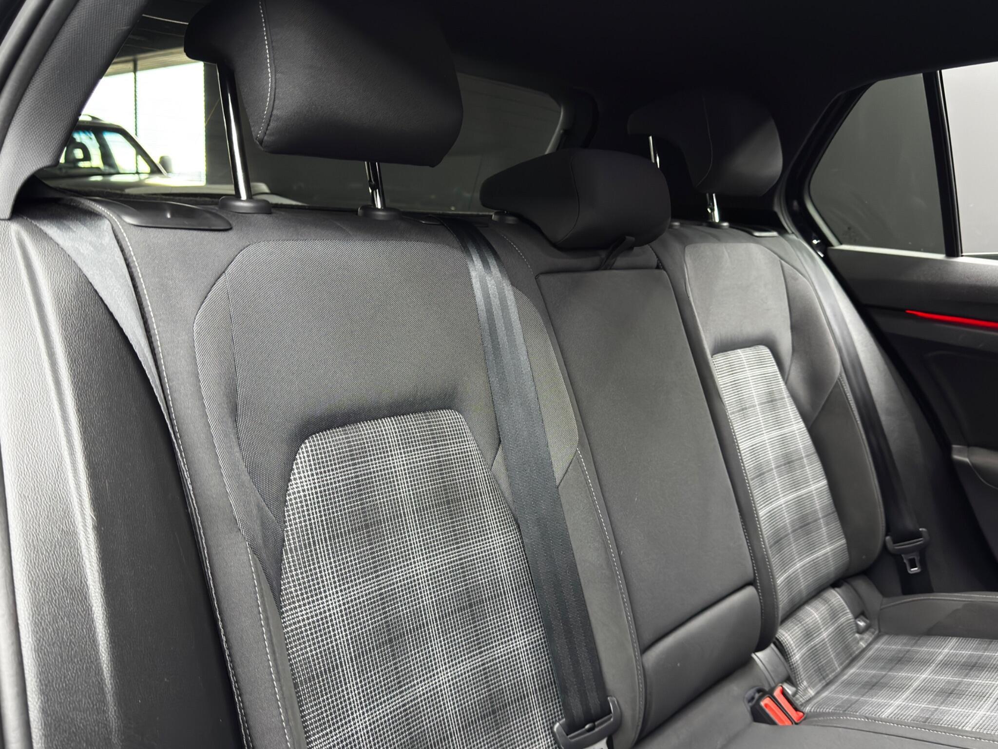 Volkswagen Golf - Image 15