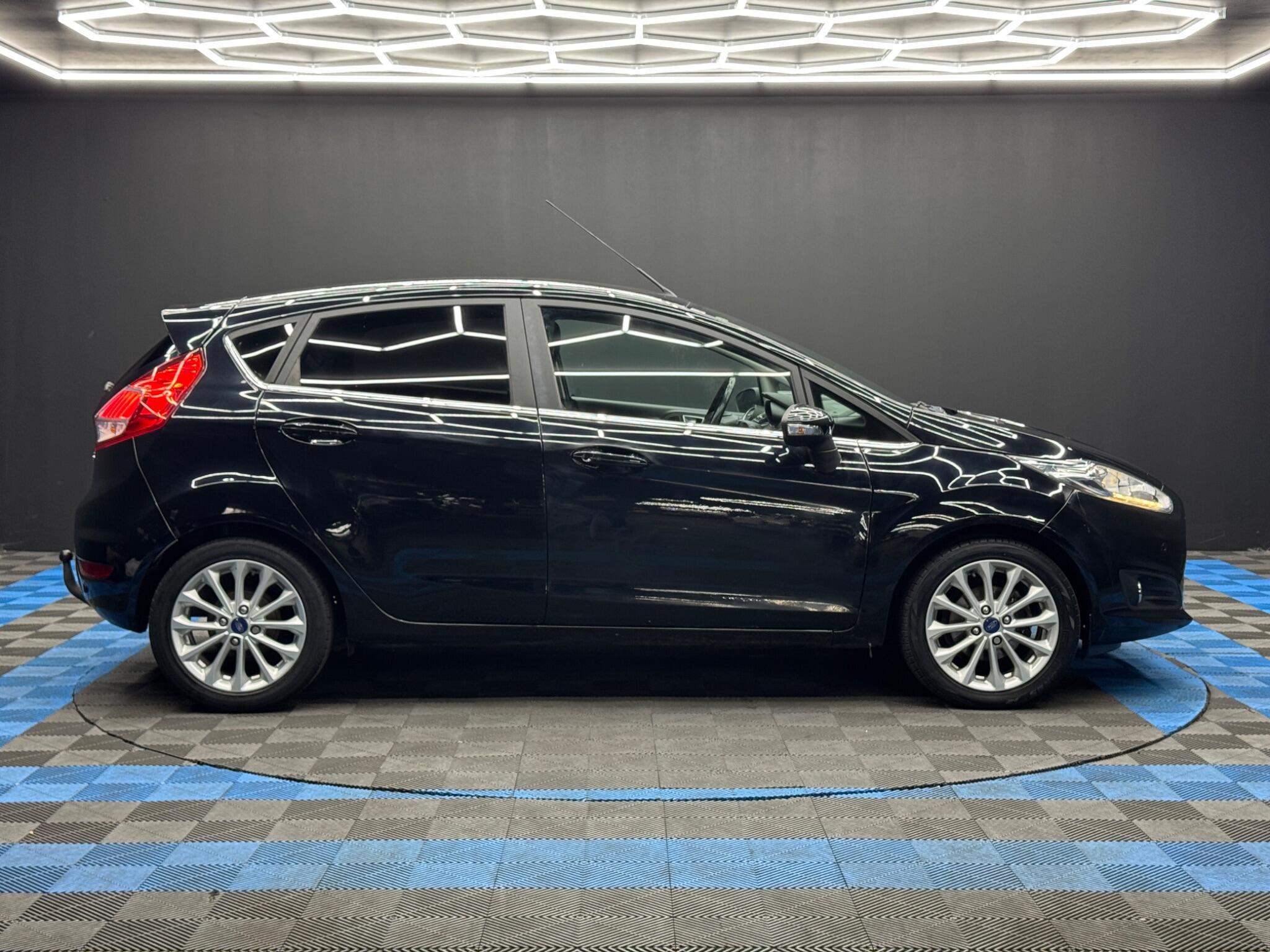 Ford Fiesta - Image 4