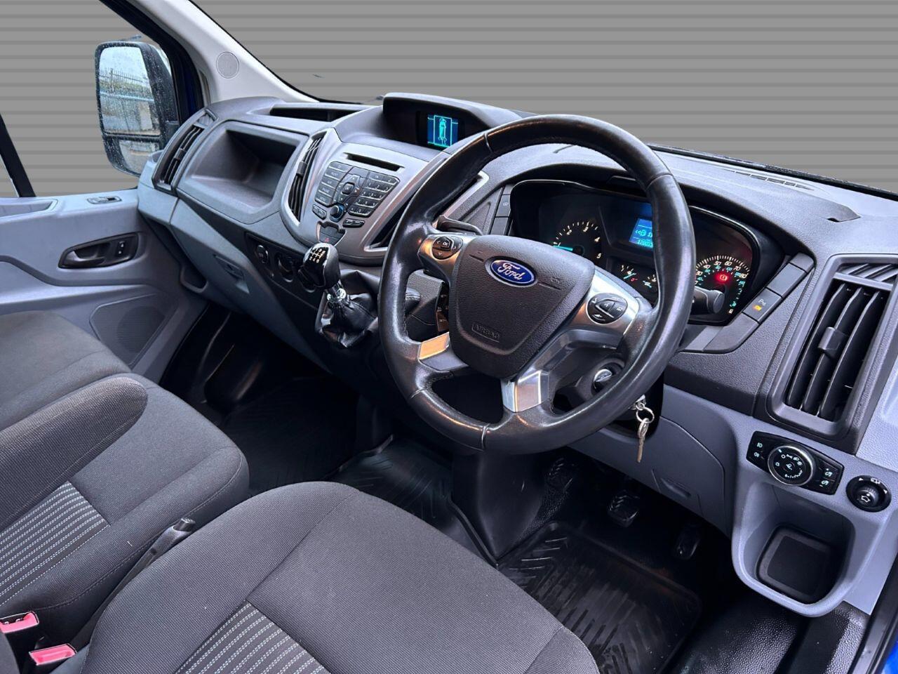 Ford Transit - Image 5