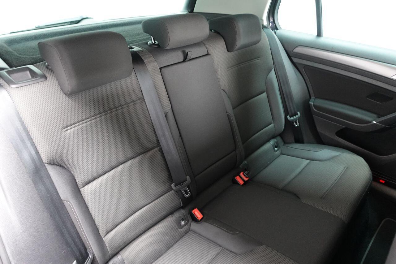Volkswagen Golf - Image 18