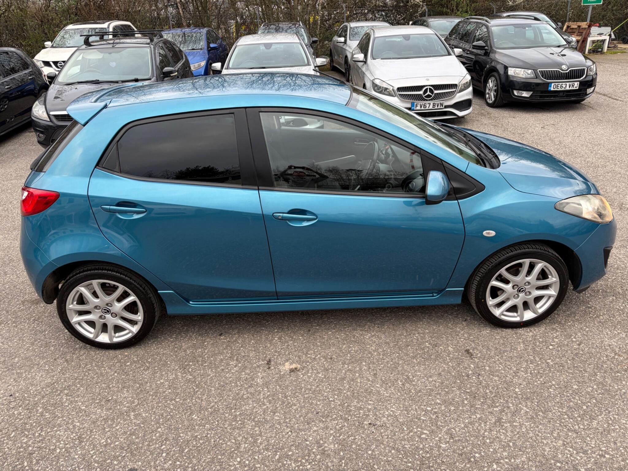 Mazda MAZDA2 - Image 12