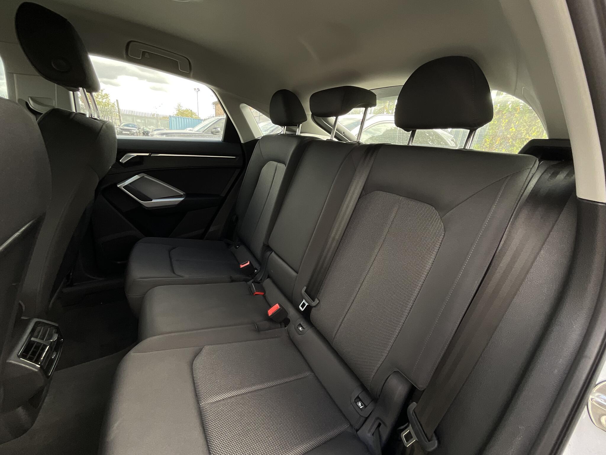 Audi Q3 - Image 10