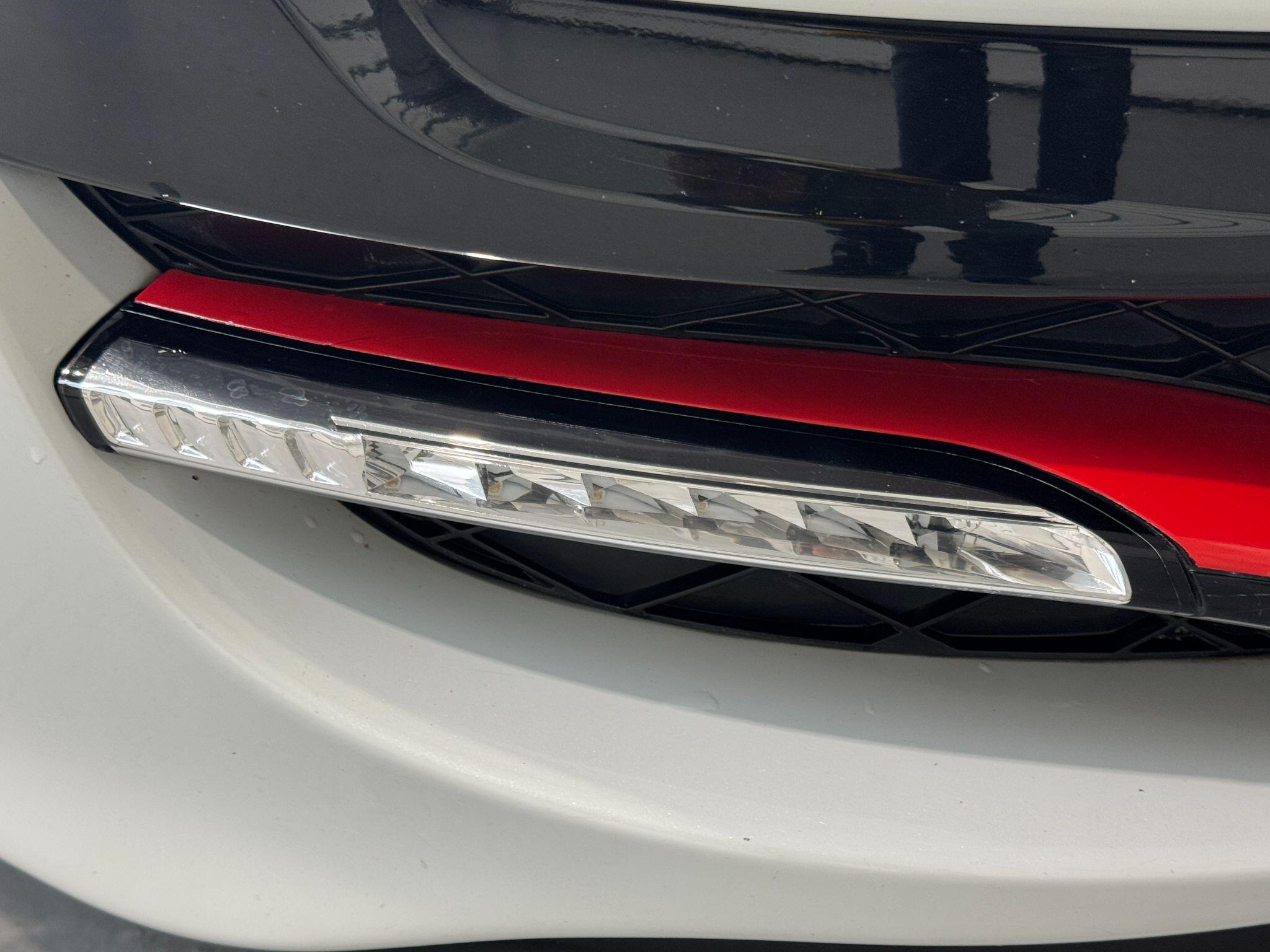 Renault Megane - Image 47