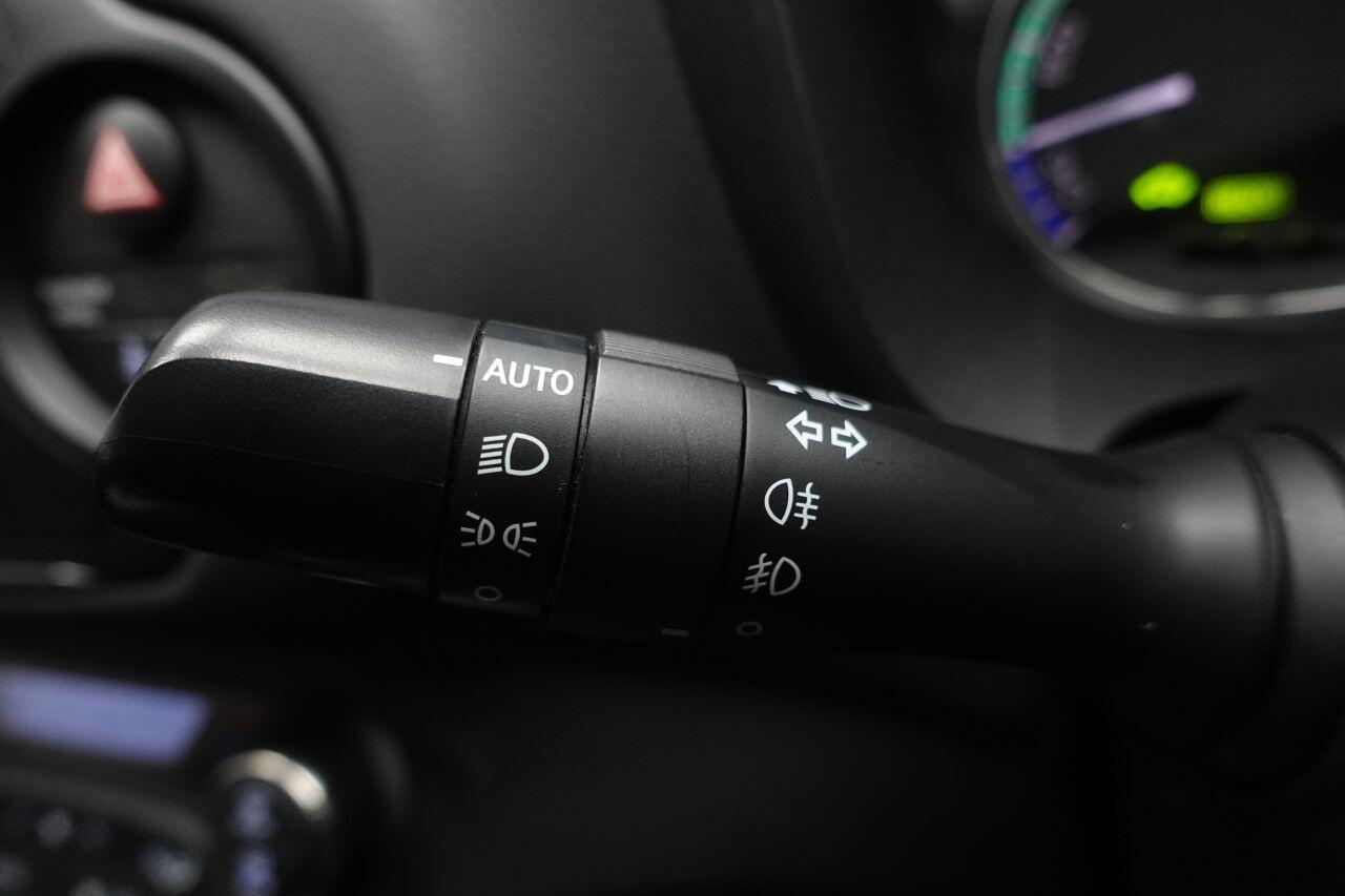 Toyota Yaris - Image 32