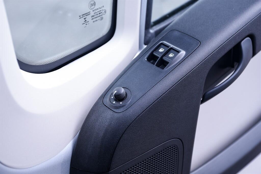 Peugeot Boxer - Image 27