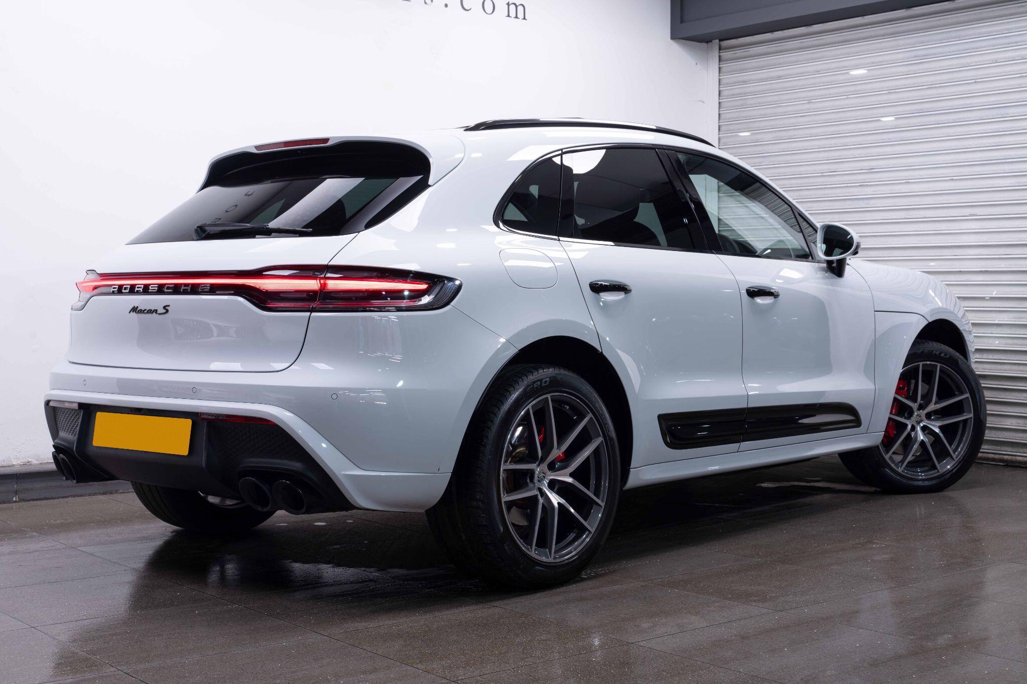 Porsche Macan - Image 2