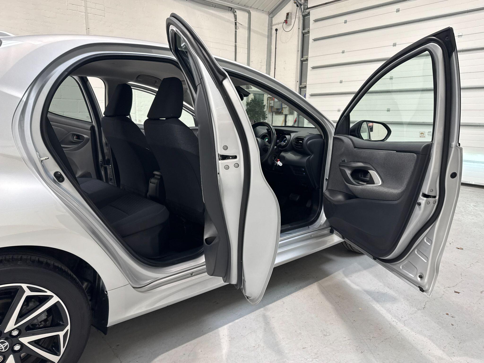 Toyota Yaris - Image 63