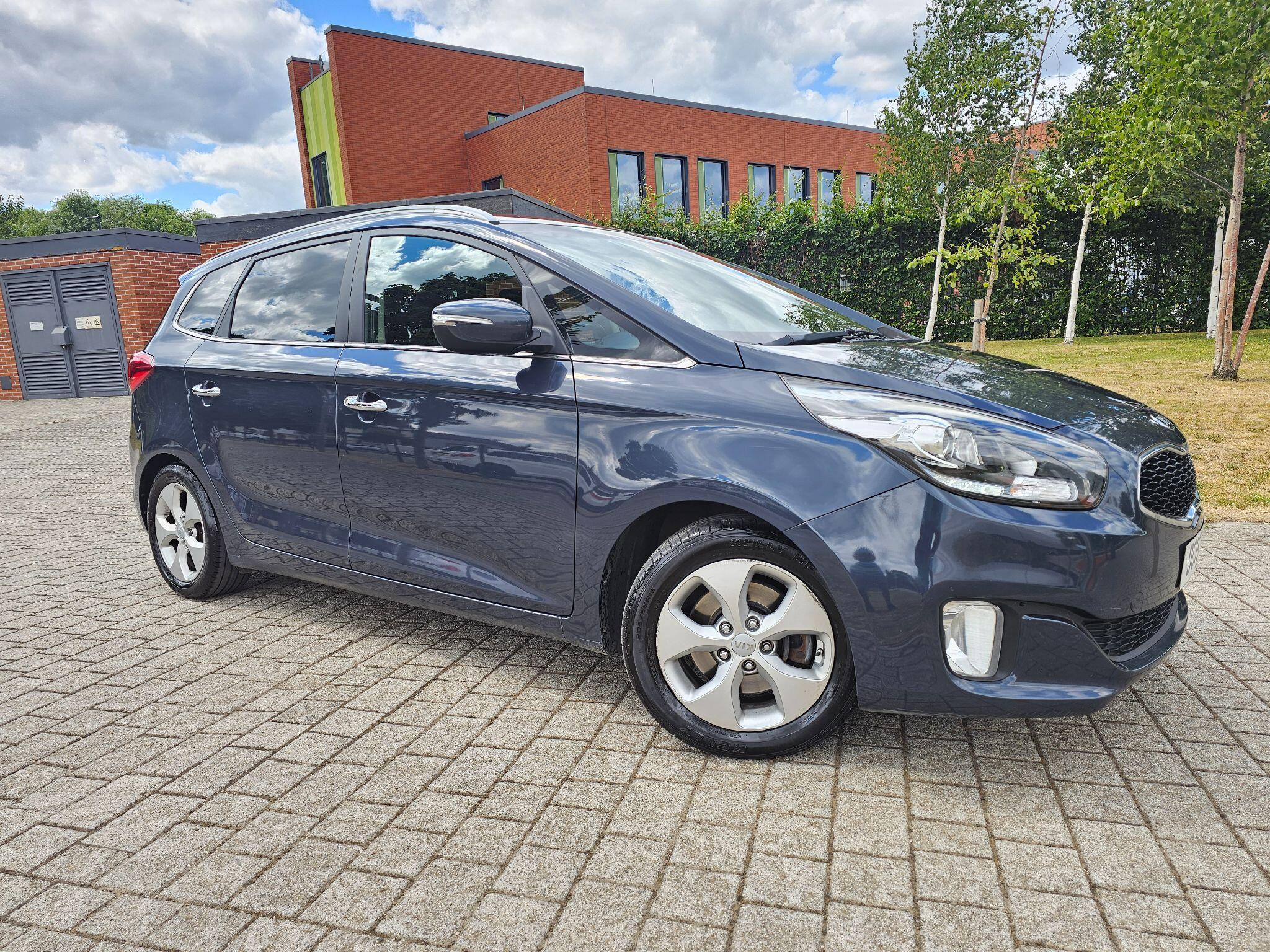 Kia Carens - Image 9
