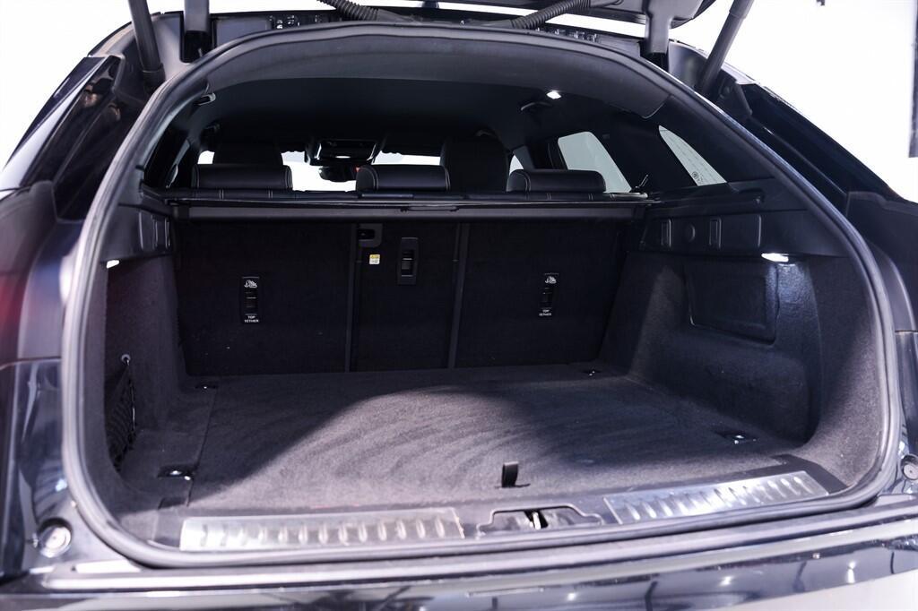 Land Rover Range Rover Velar - Image 27