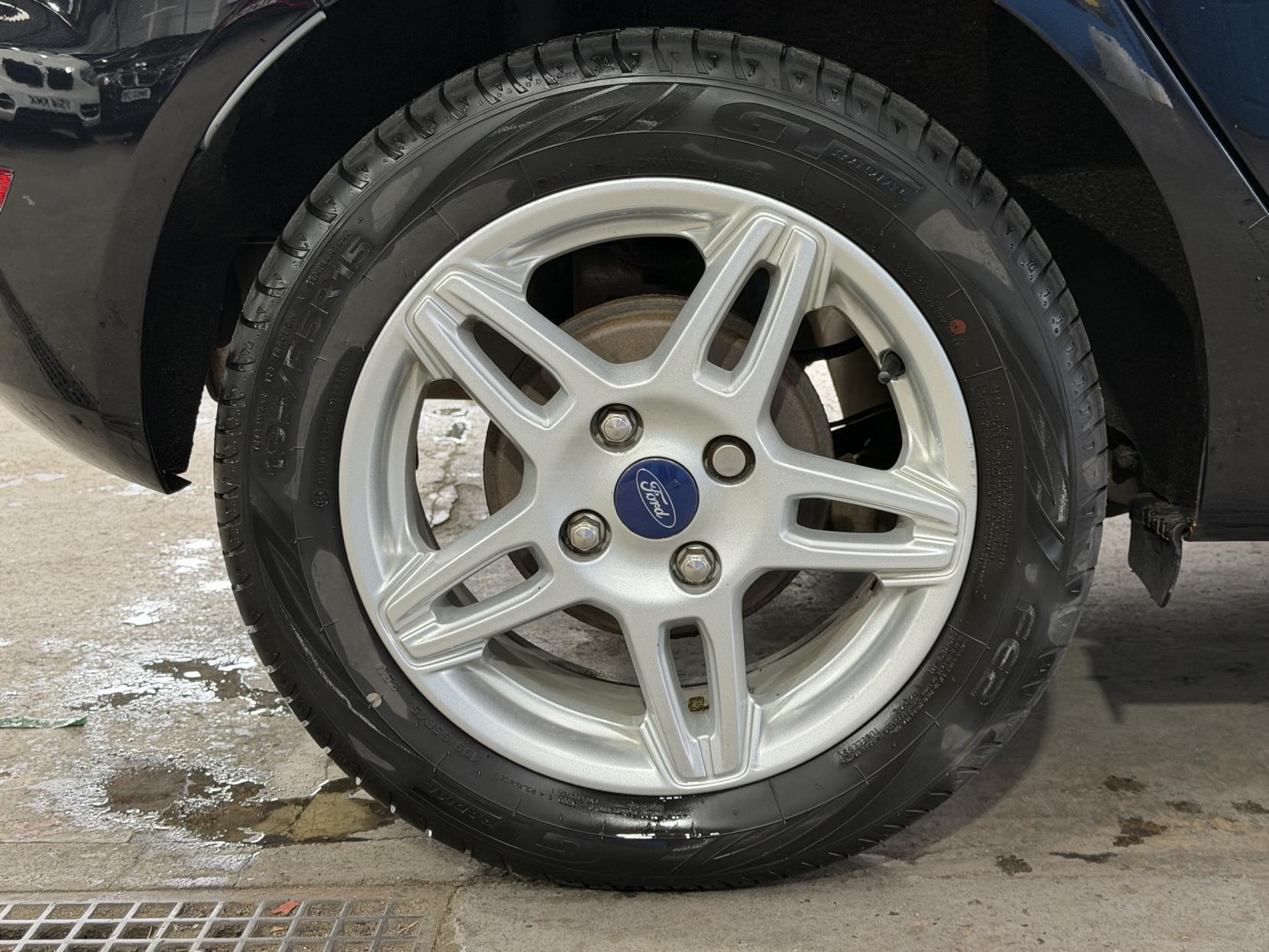 Ford Fiesta - Image 17