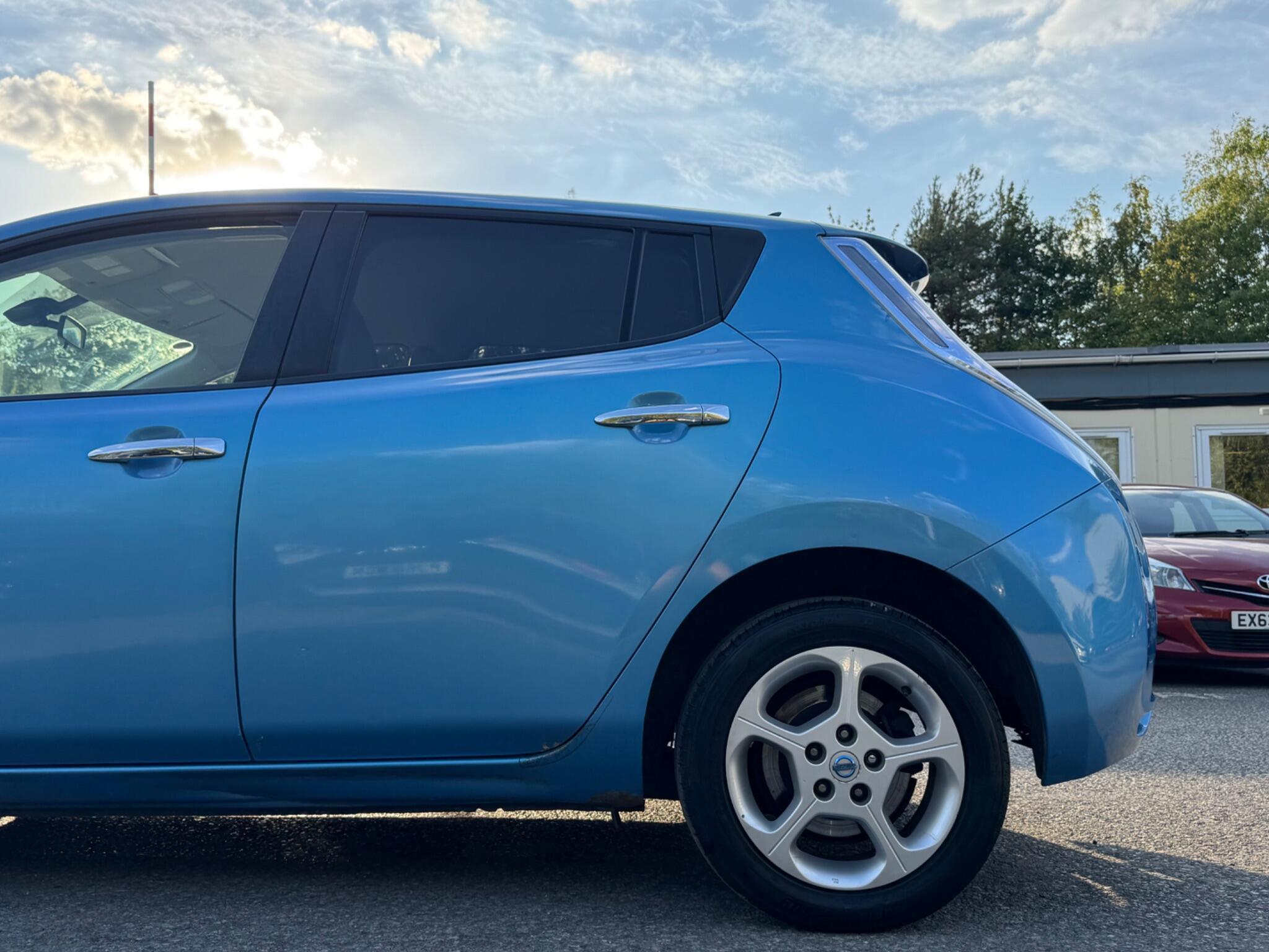 Nissan Leaf - Image 11