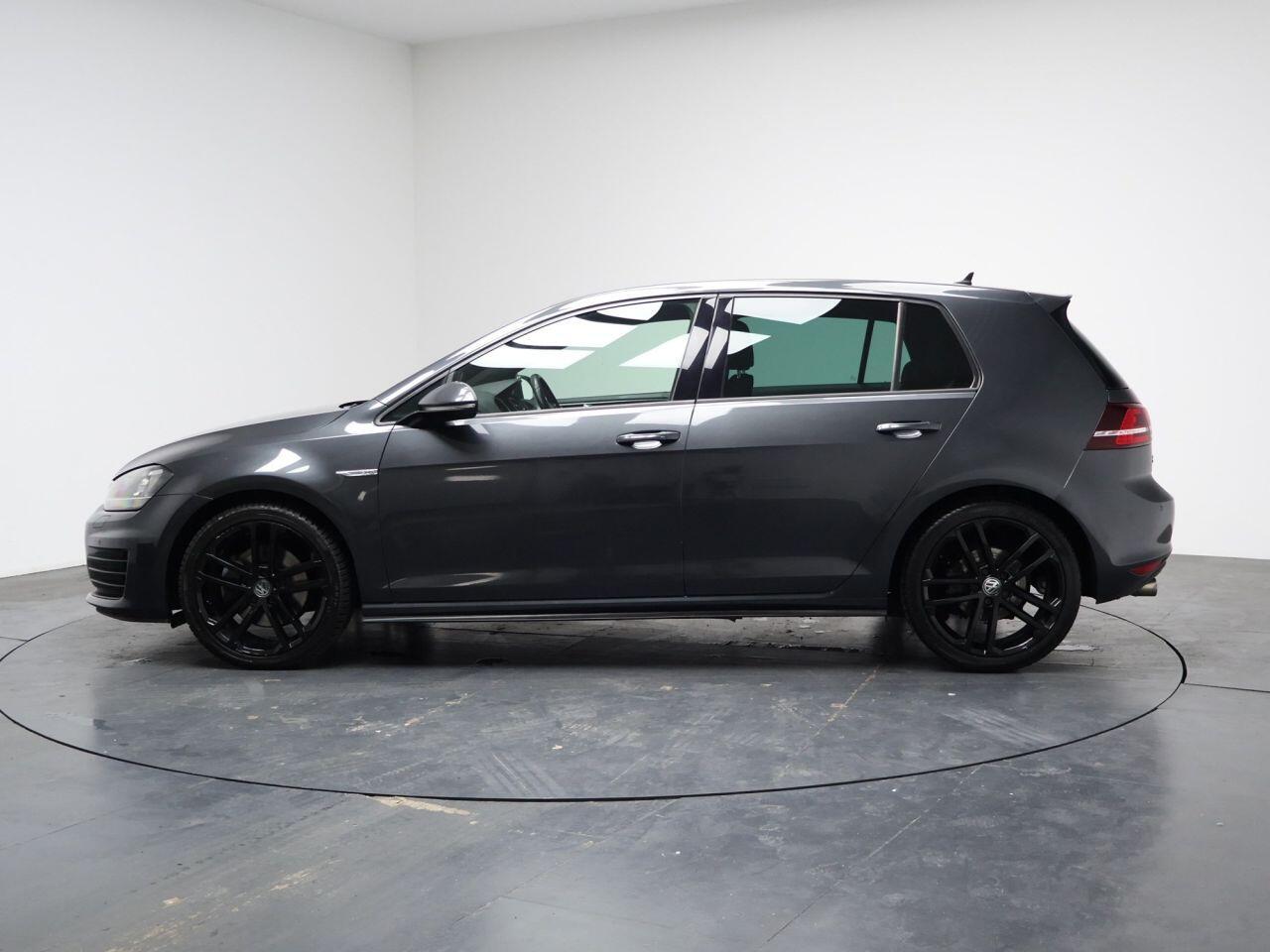 Volkswagen Golf - Image 8