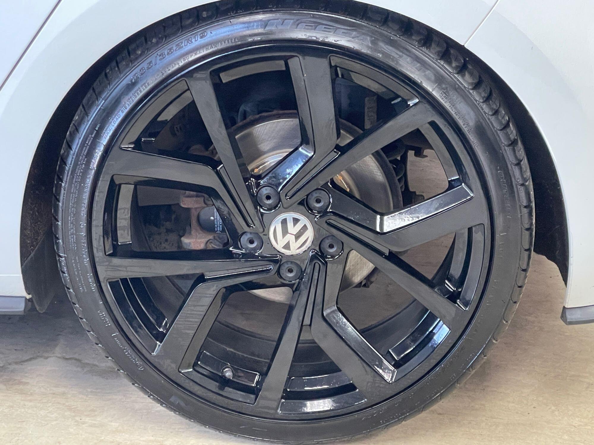 Volkswagen Golf - Image 15