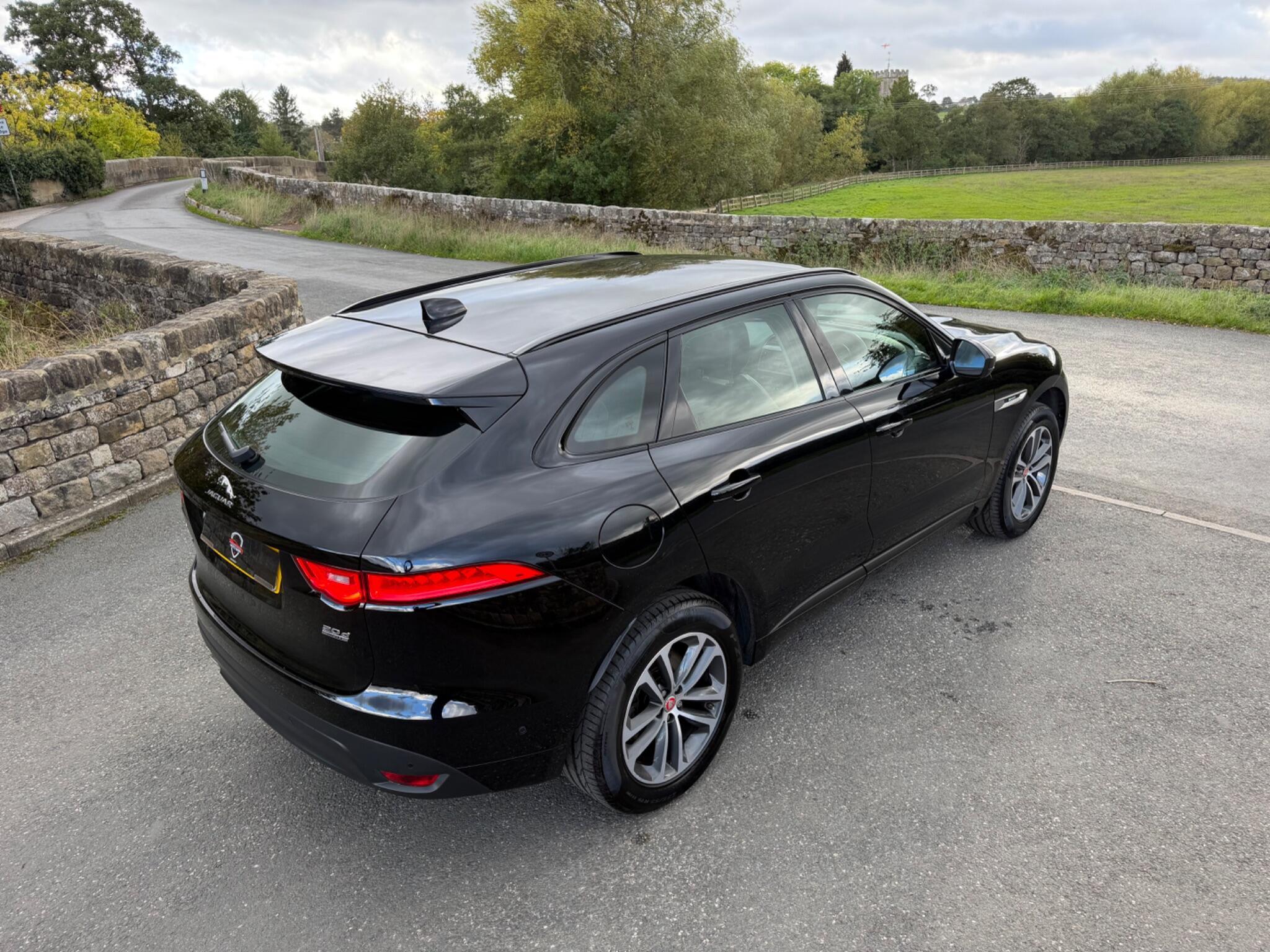 Jaguar F-Pace - Image 15