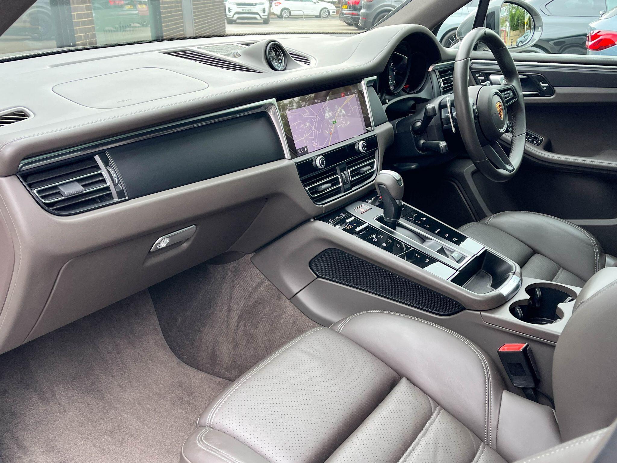Porsche Macan - Image 6