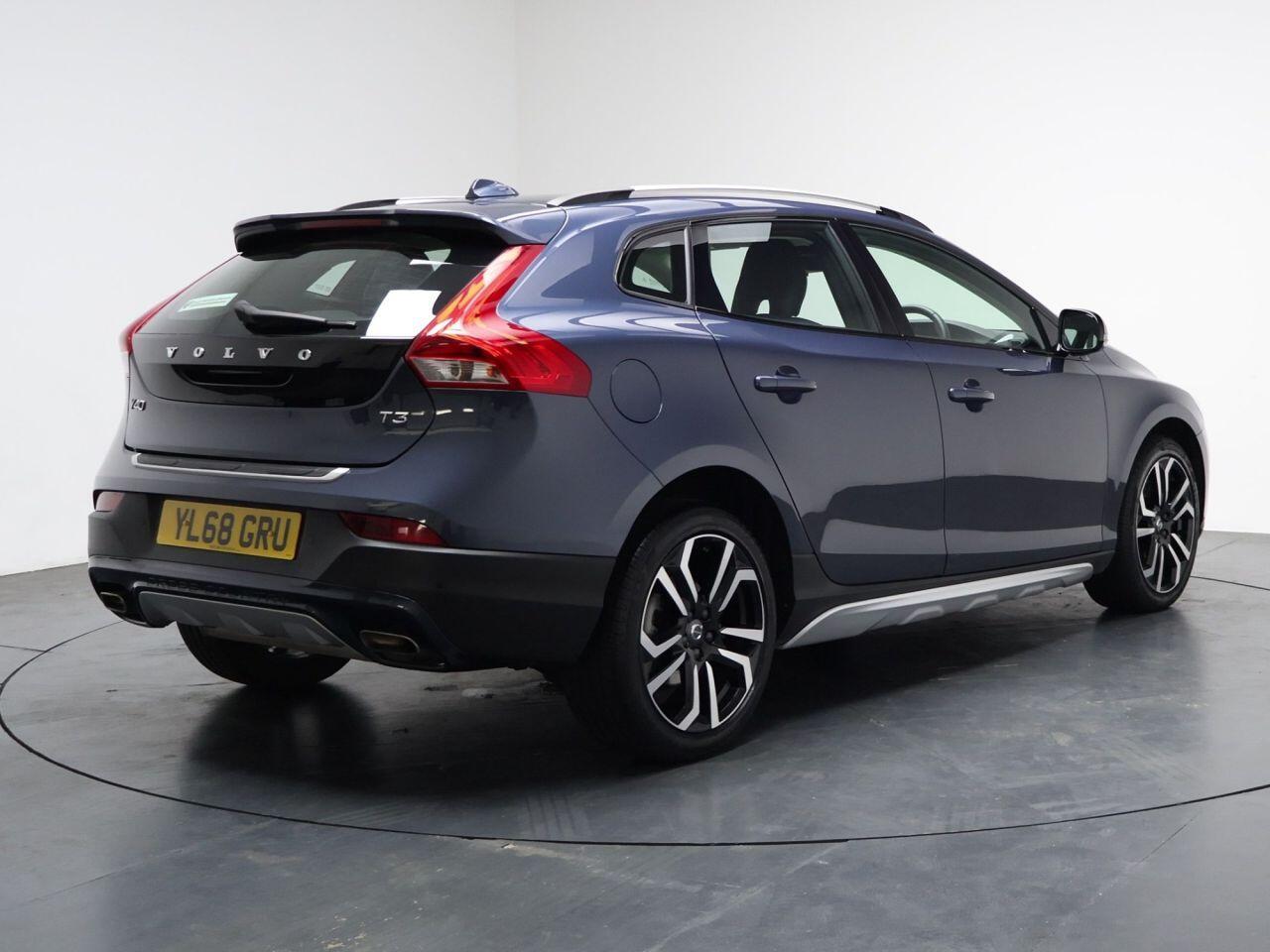 Volvo V40 CROSS COUNTRY - Image 12