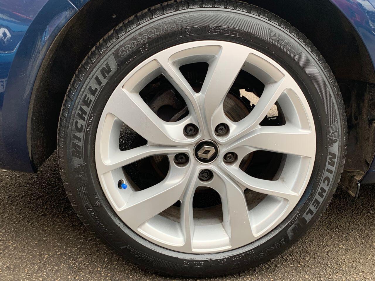 Renault Megane - Image 25