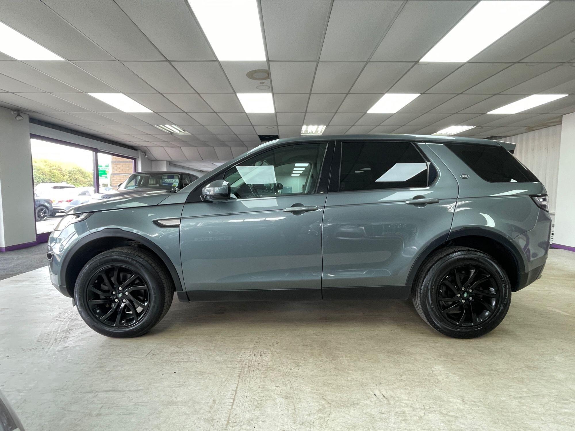 Land Rover DISCOVERY SPORT - Image 11