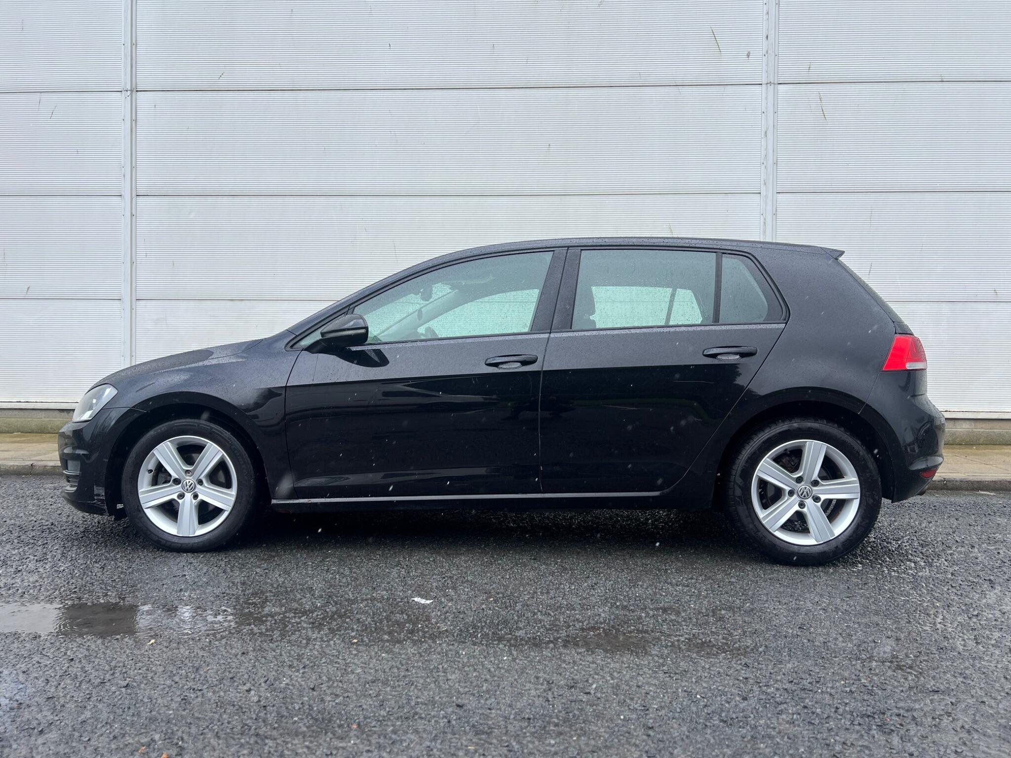 Volkswagen Golf - Image 24