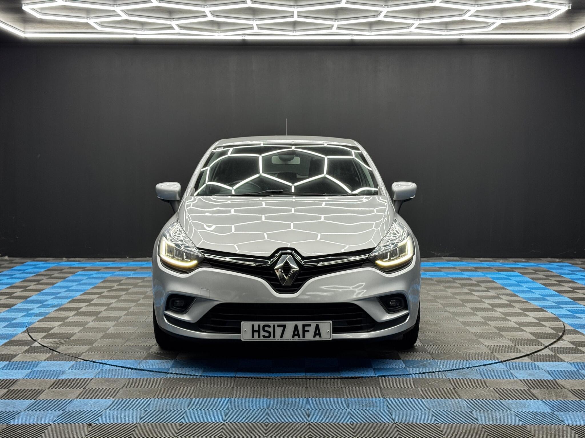 Renault Clio - Image 2
