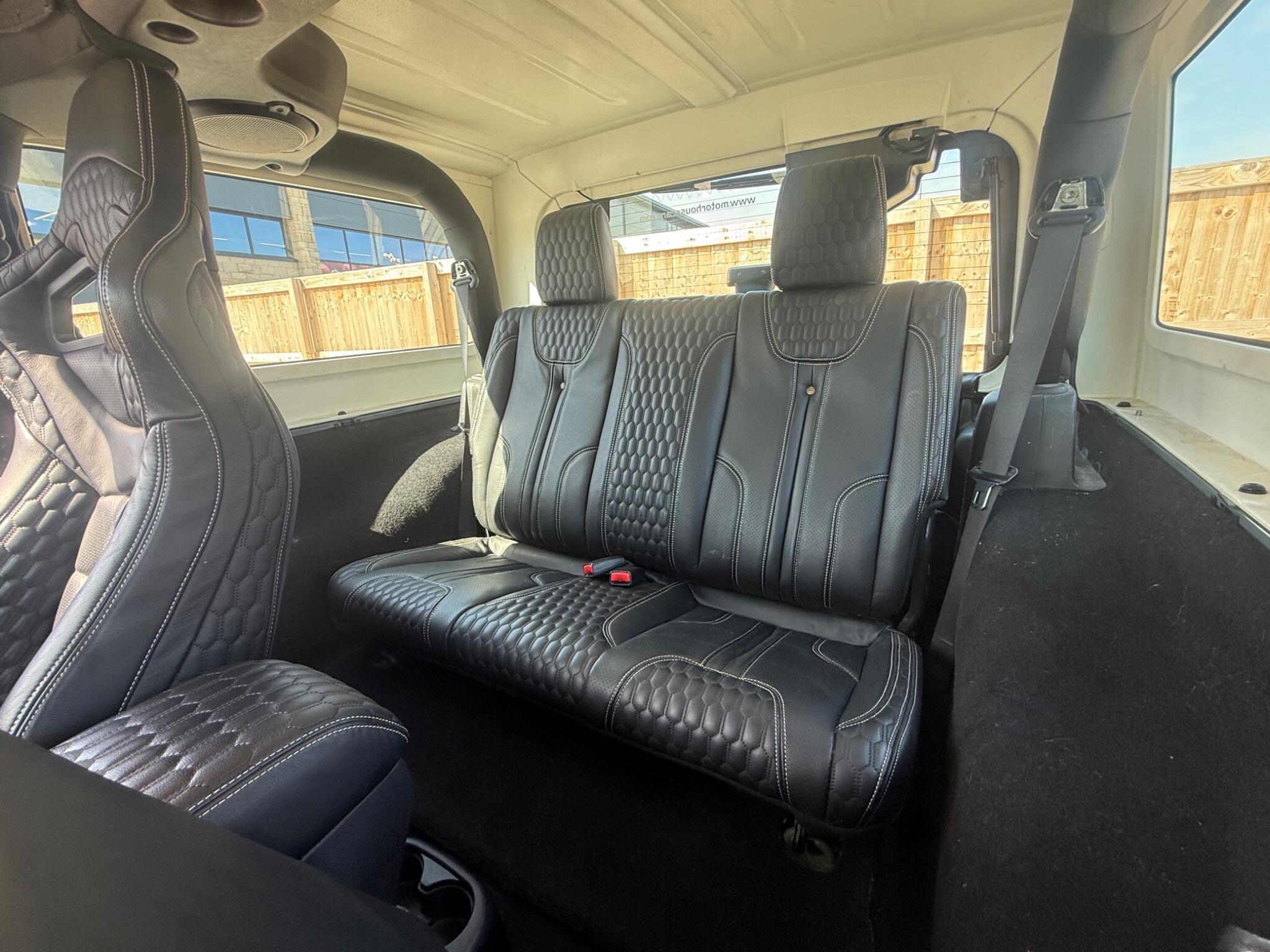 Jeep Wrangler - Image 12