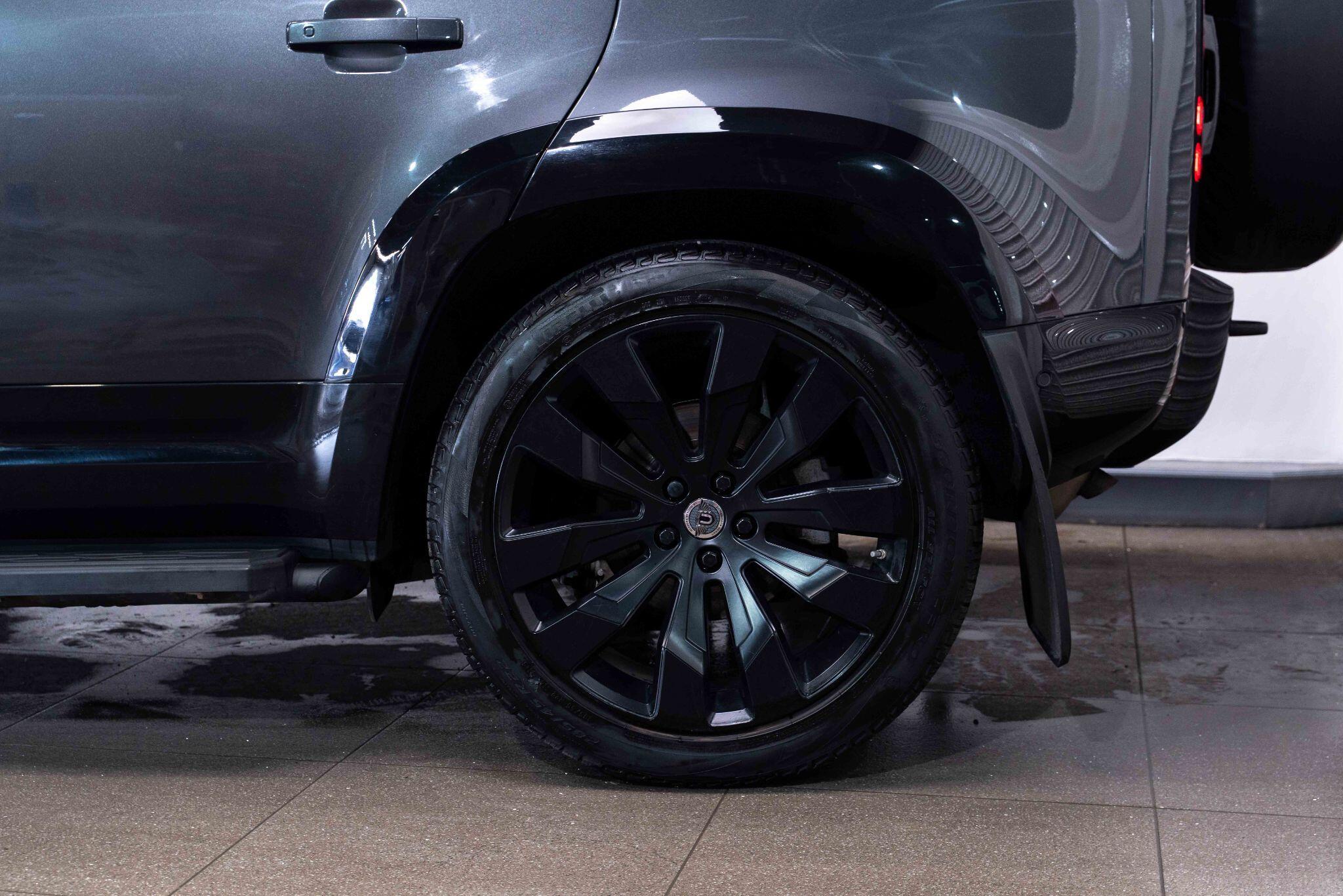 Land Rover Defender 110 - Image 16