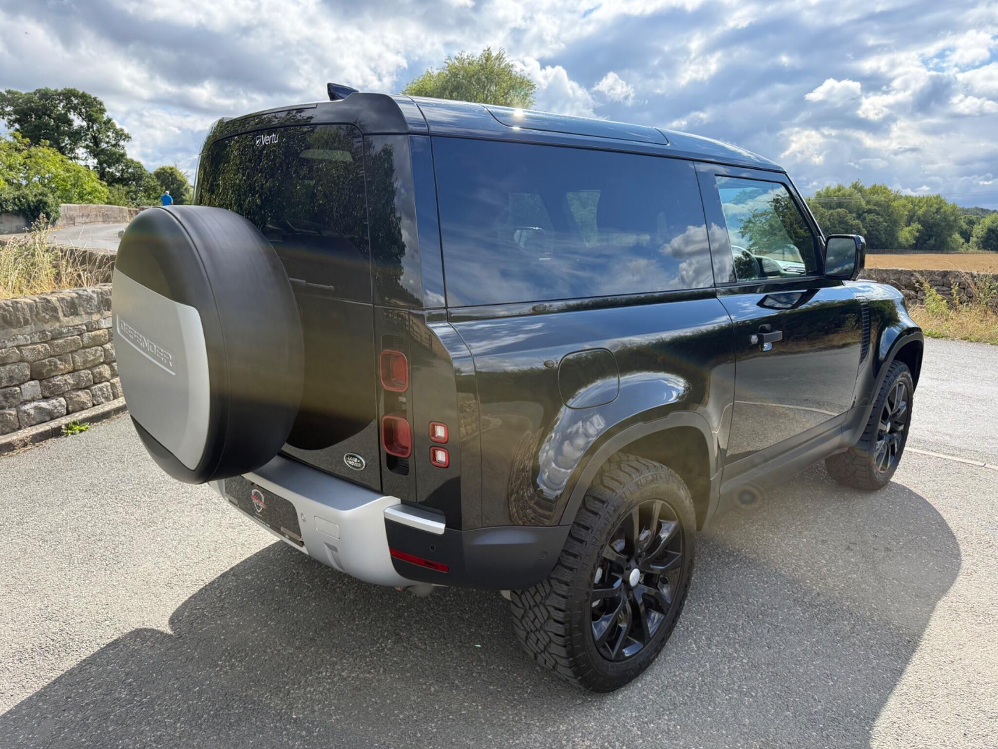 Land Rover Defender 90 - Image 20