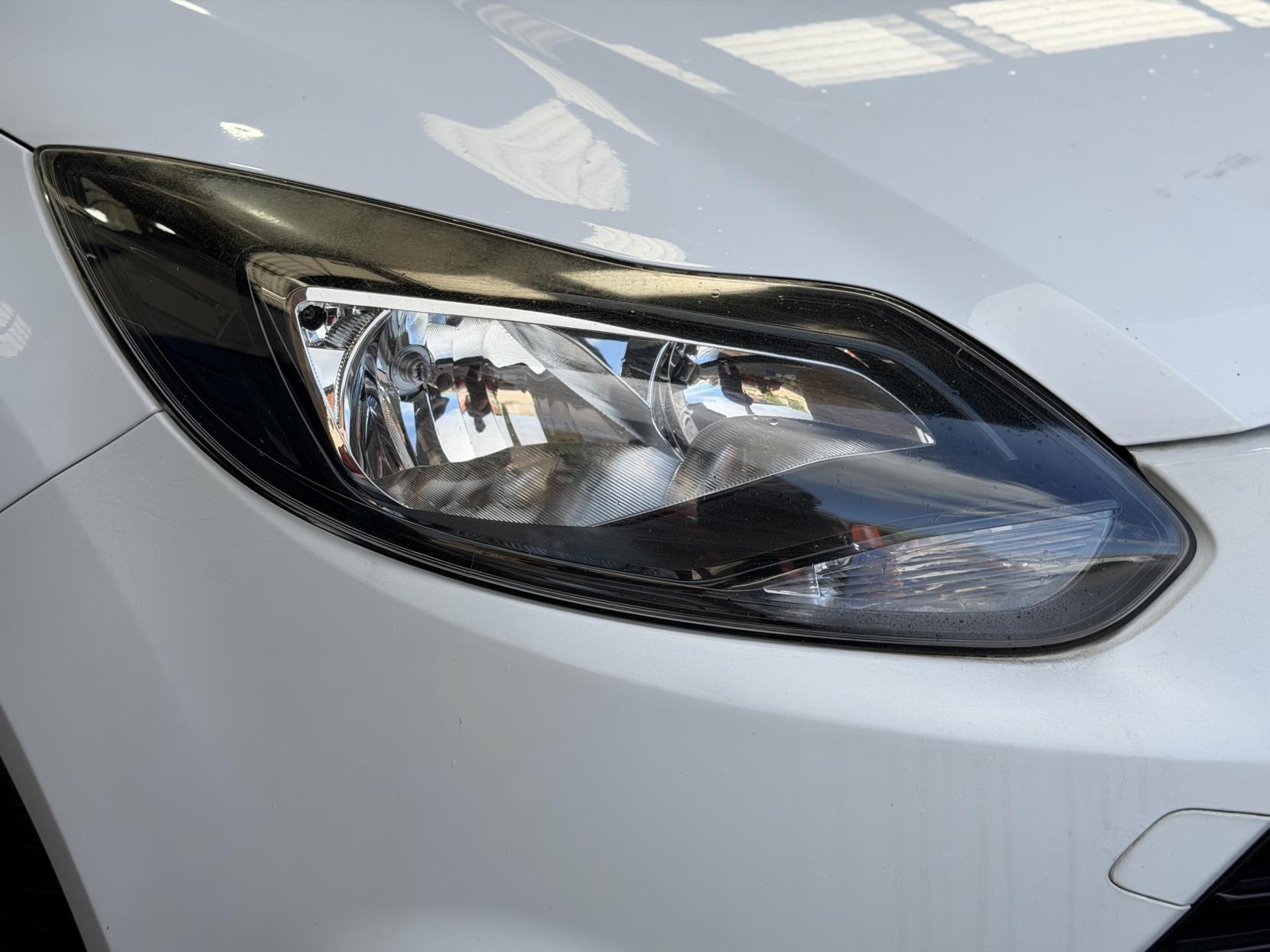 Ford Focus - Image 9