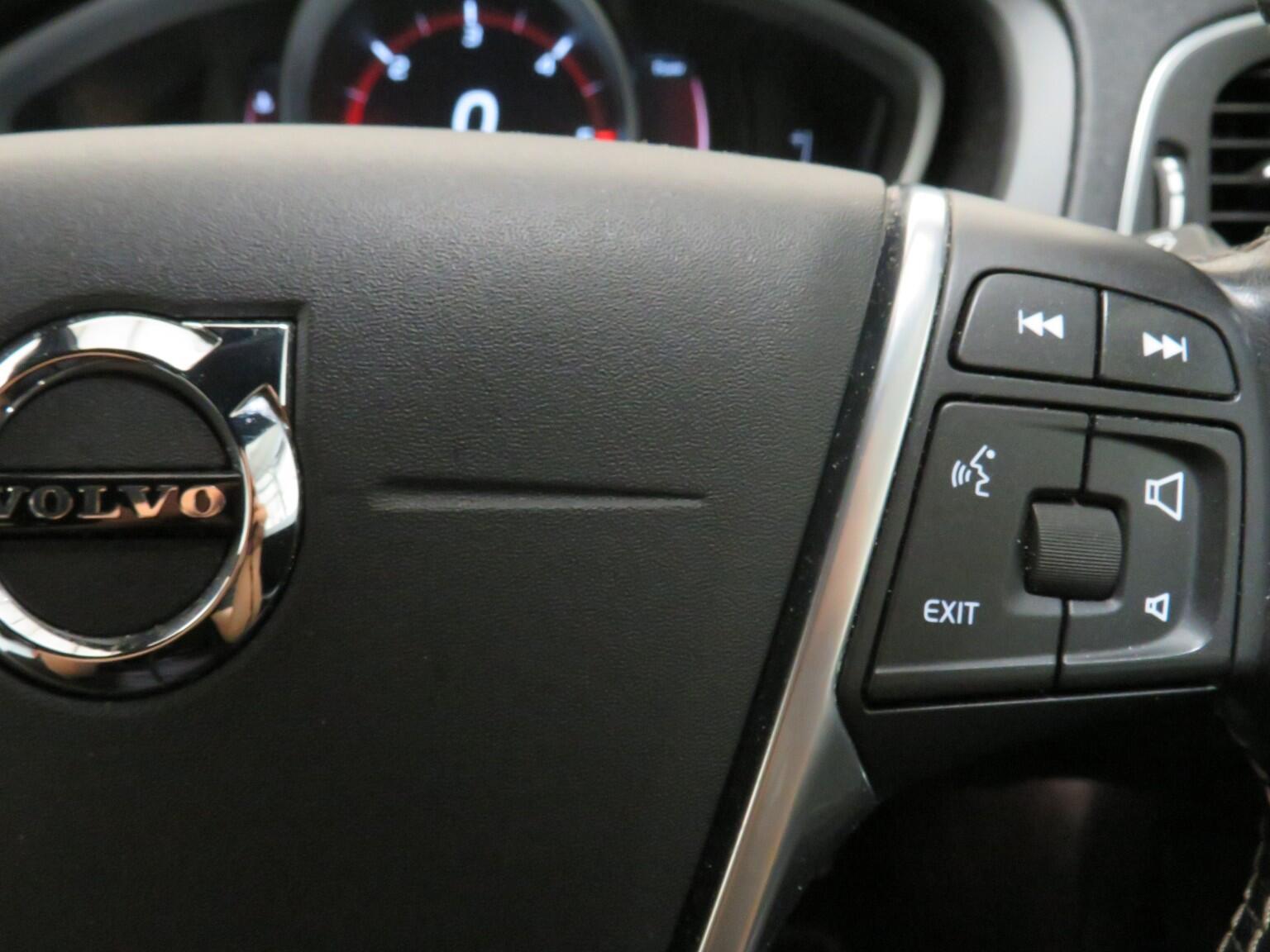 Volvo V40 - Image 16